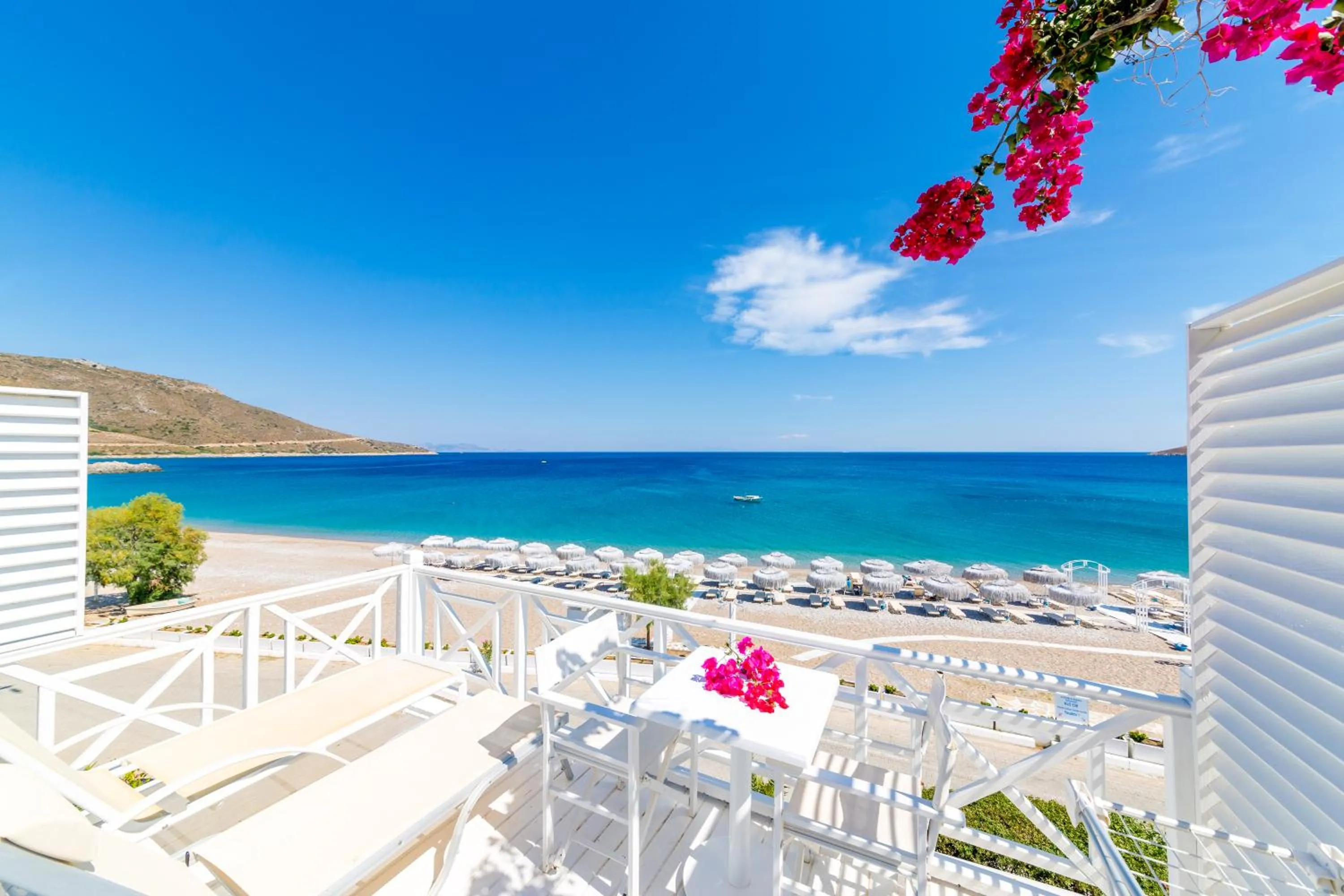 Patio, Beach in Hotel Mavi Beyaz