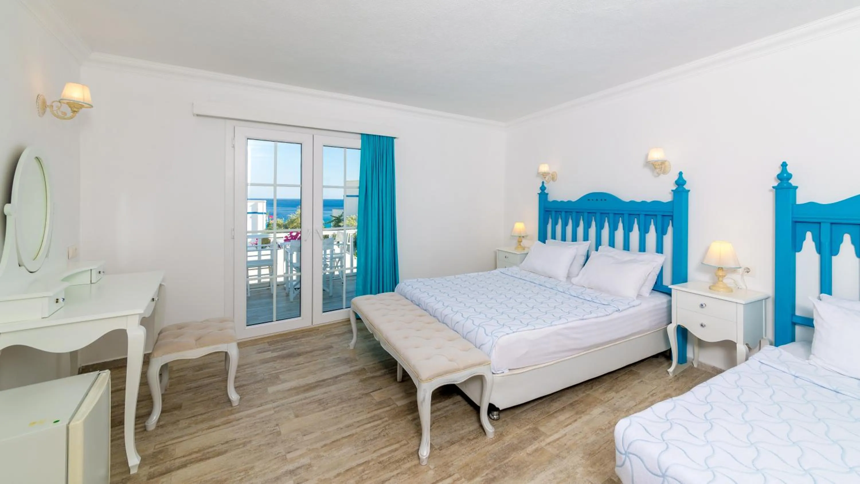 Bed in Hotel Mavi Beyaz