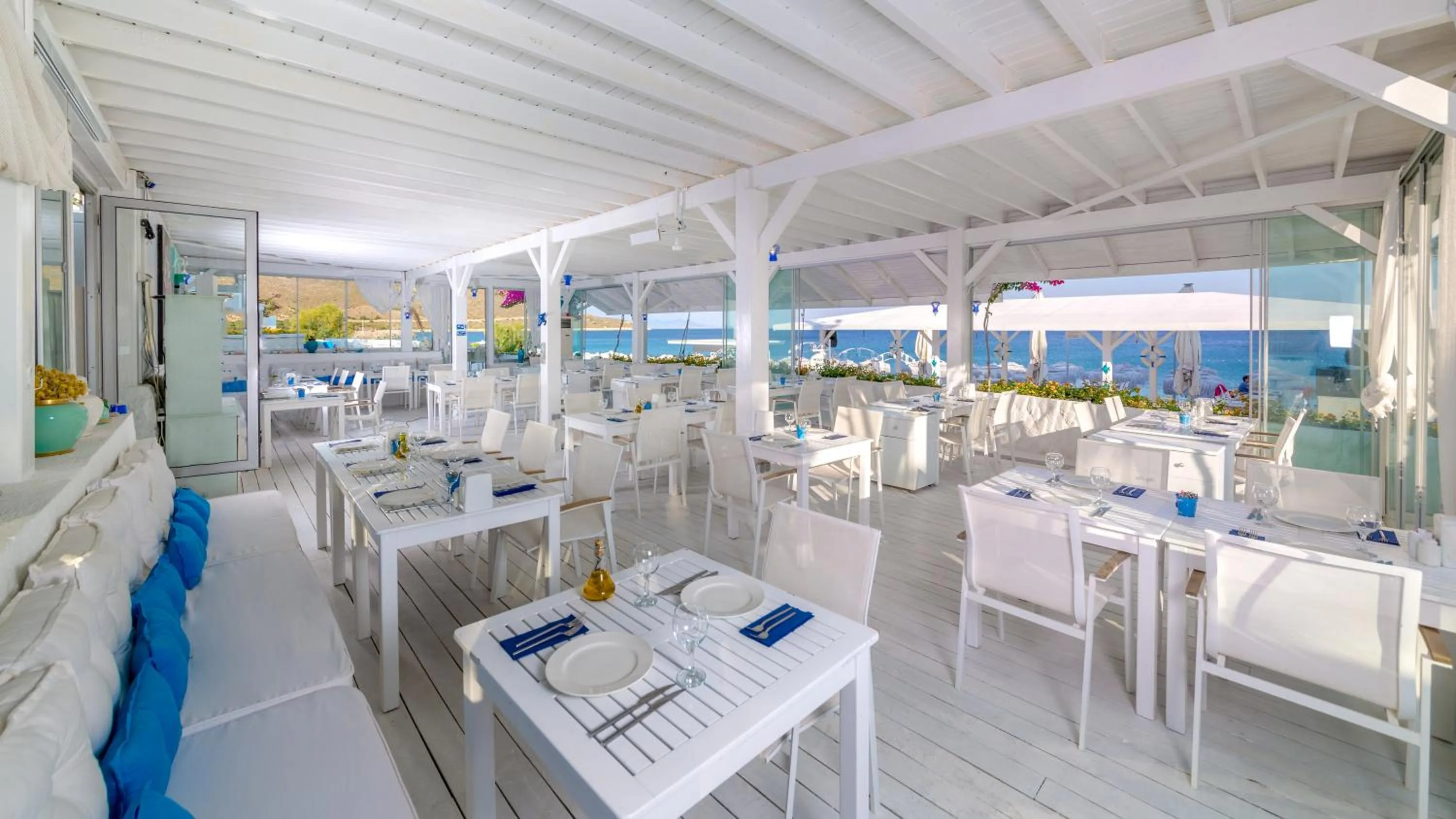 Restaurant/Places to Eat in Hotel Mavi Beyaz