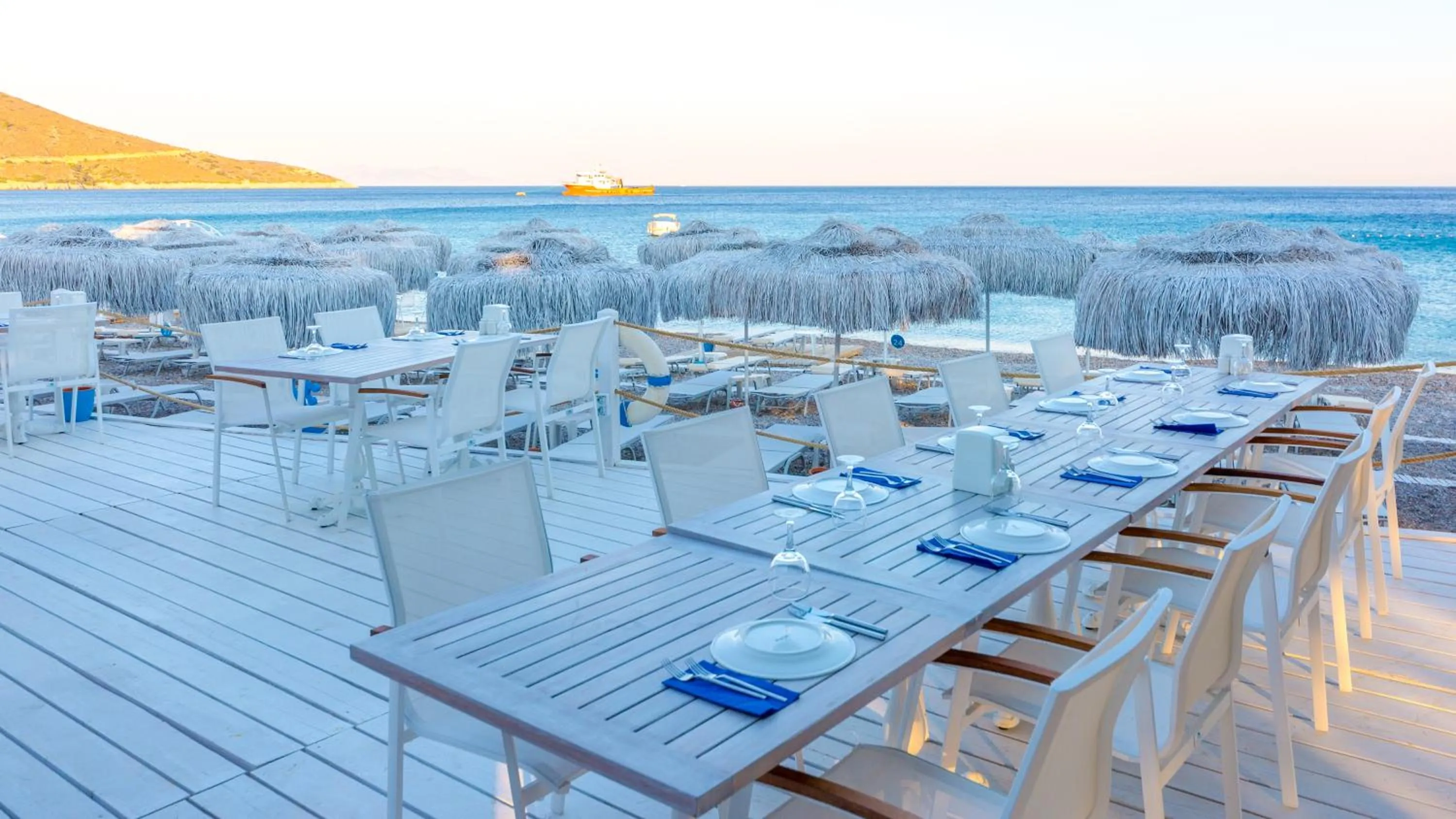 Restaurant/Places to Eat in Hotel Mavi Beyaz