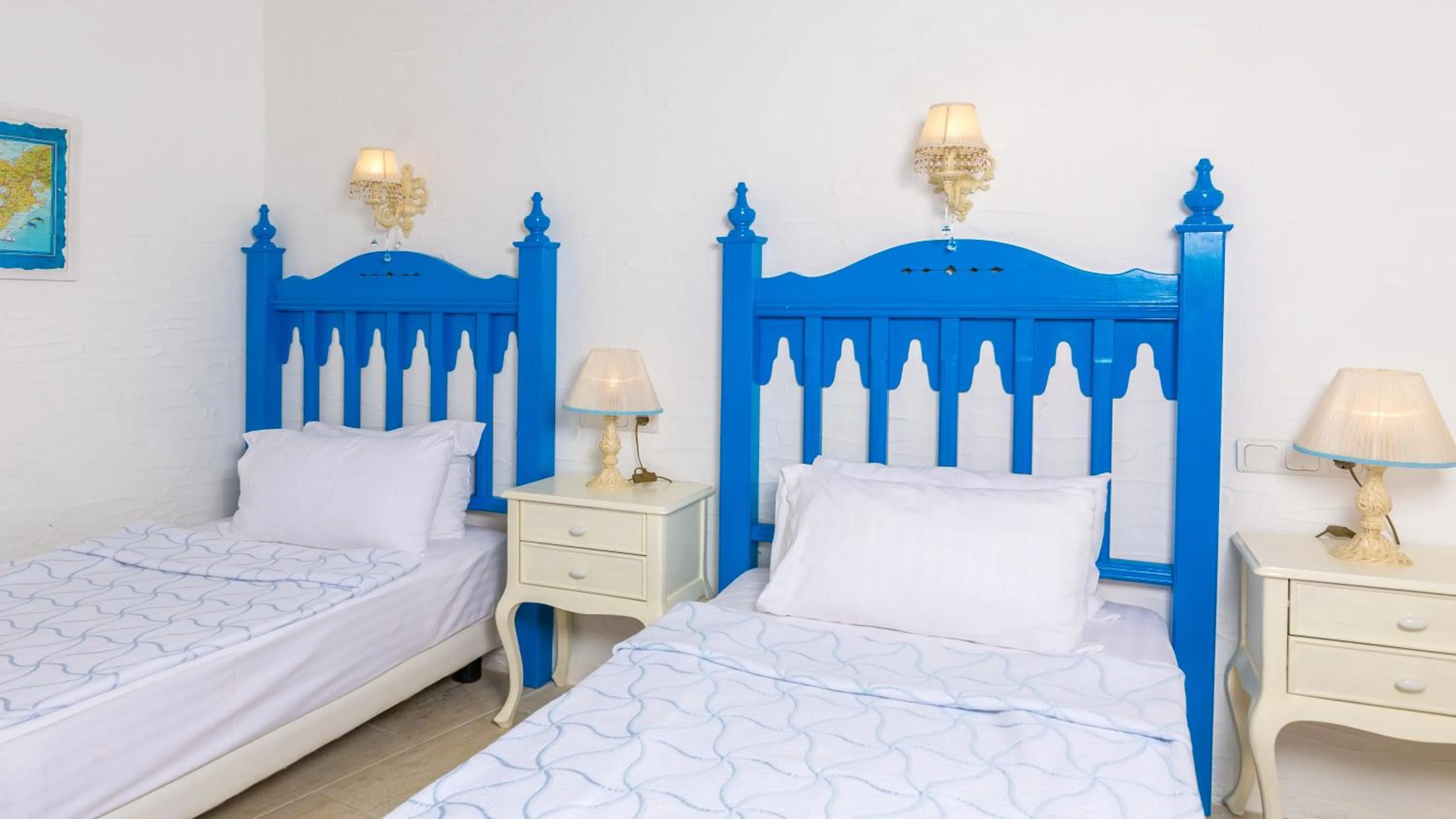 Bed in Hotel Mavi Beyaz