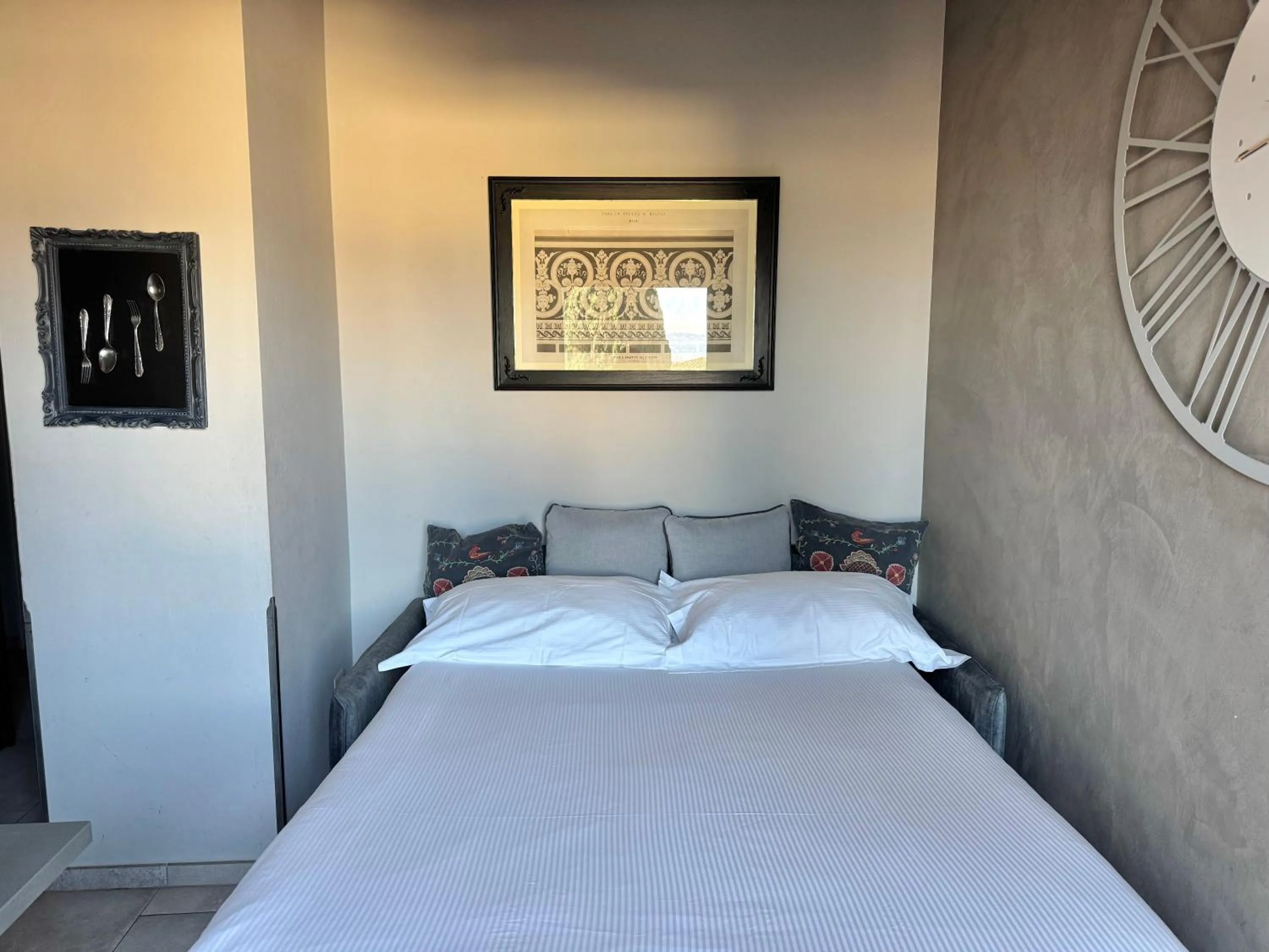 Bed in Il Cipresso Home Tower QK Costa 58