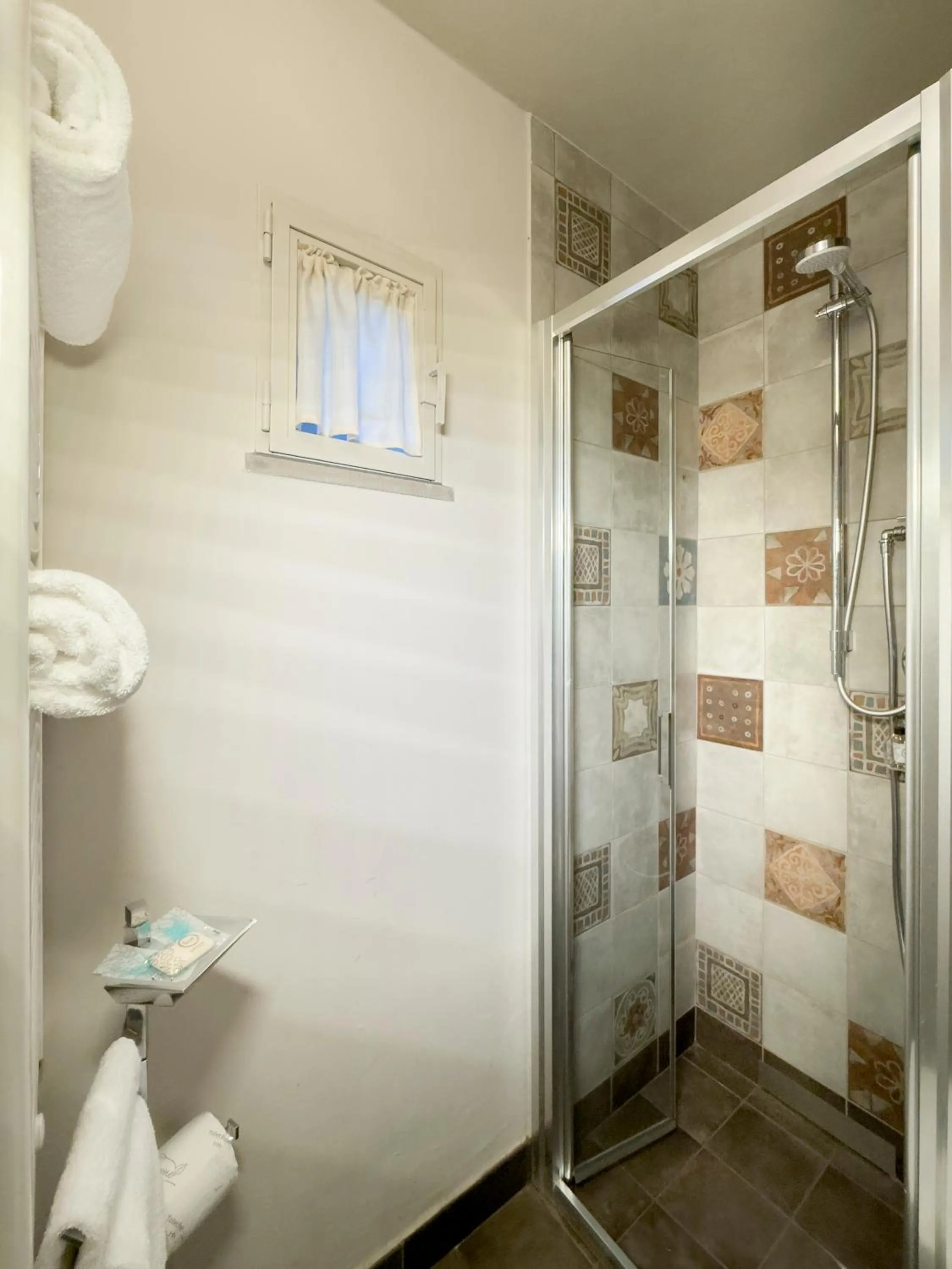 Shower in QK Costa58 Home Tower