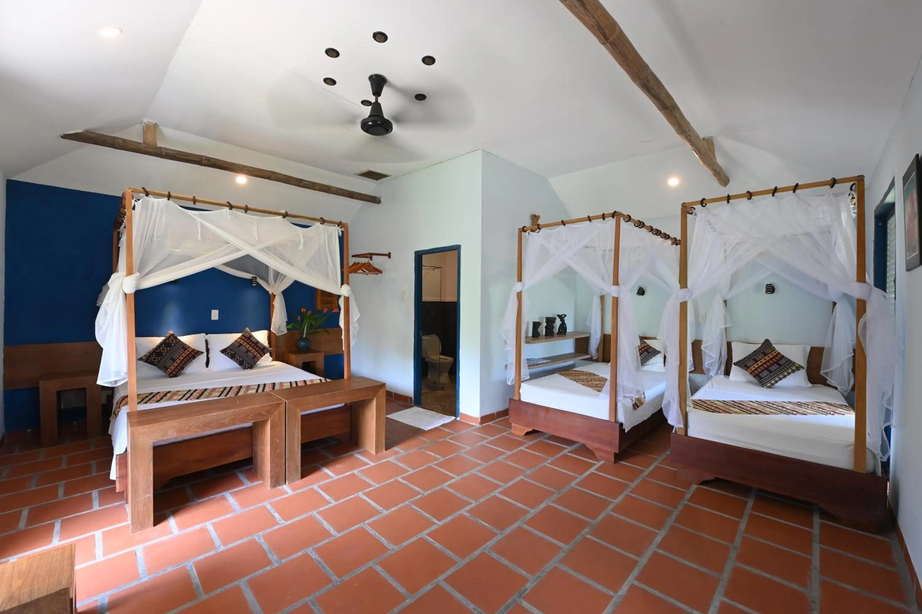 Bedroom, Bed in Whale Island Resort