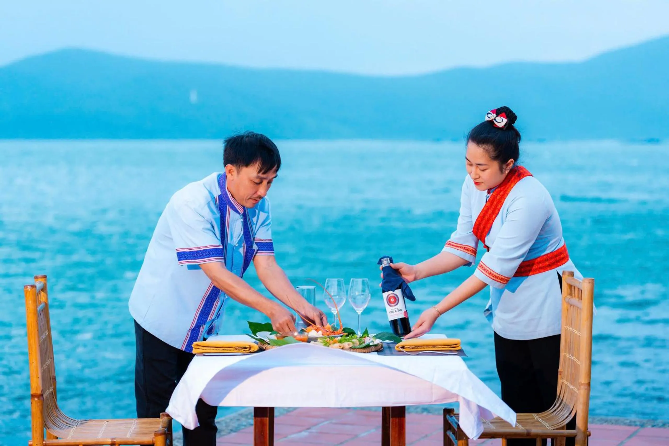 Restaurant/places to eat in Whale Island Resort