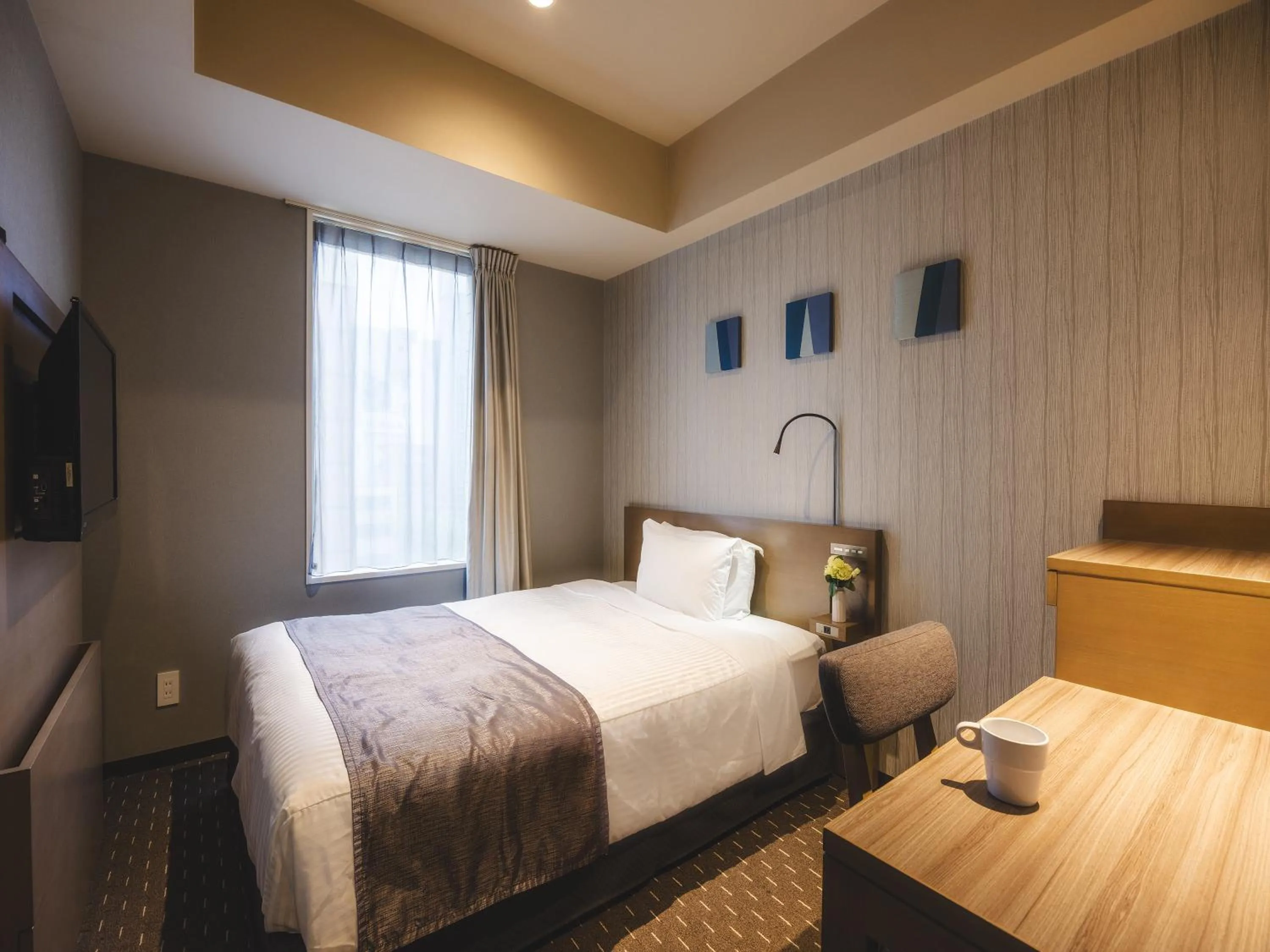 Photo of the whole room, Bed in Akihabara Washington Hotel