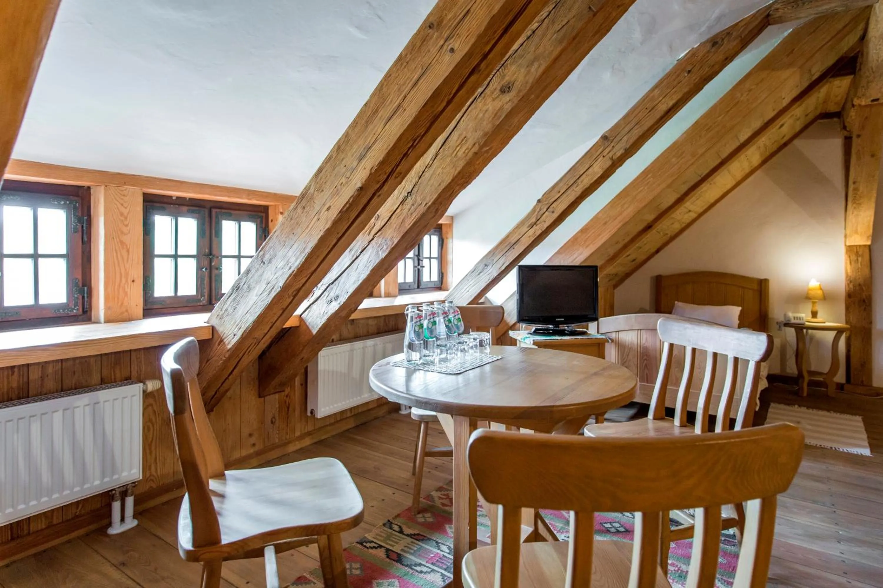 Photo of the whole room in Pałac Galiny