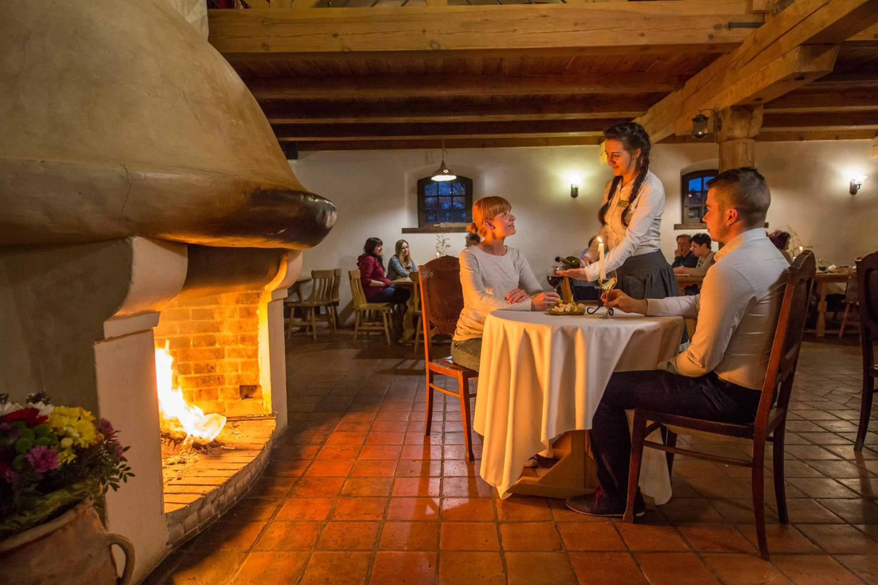 Restaurant/places to eat in Pałac Galiny