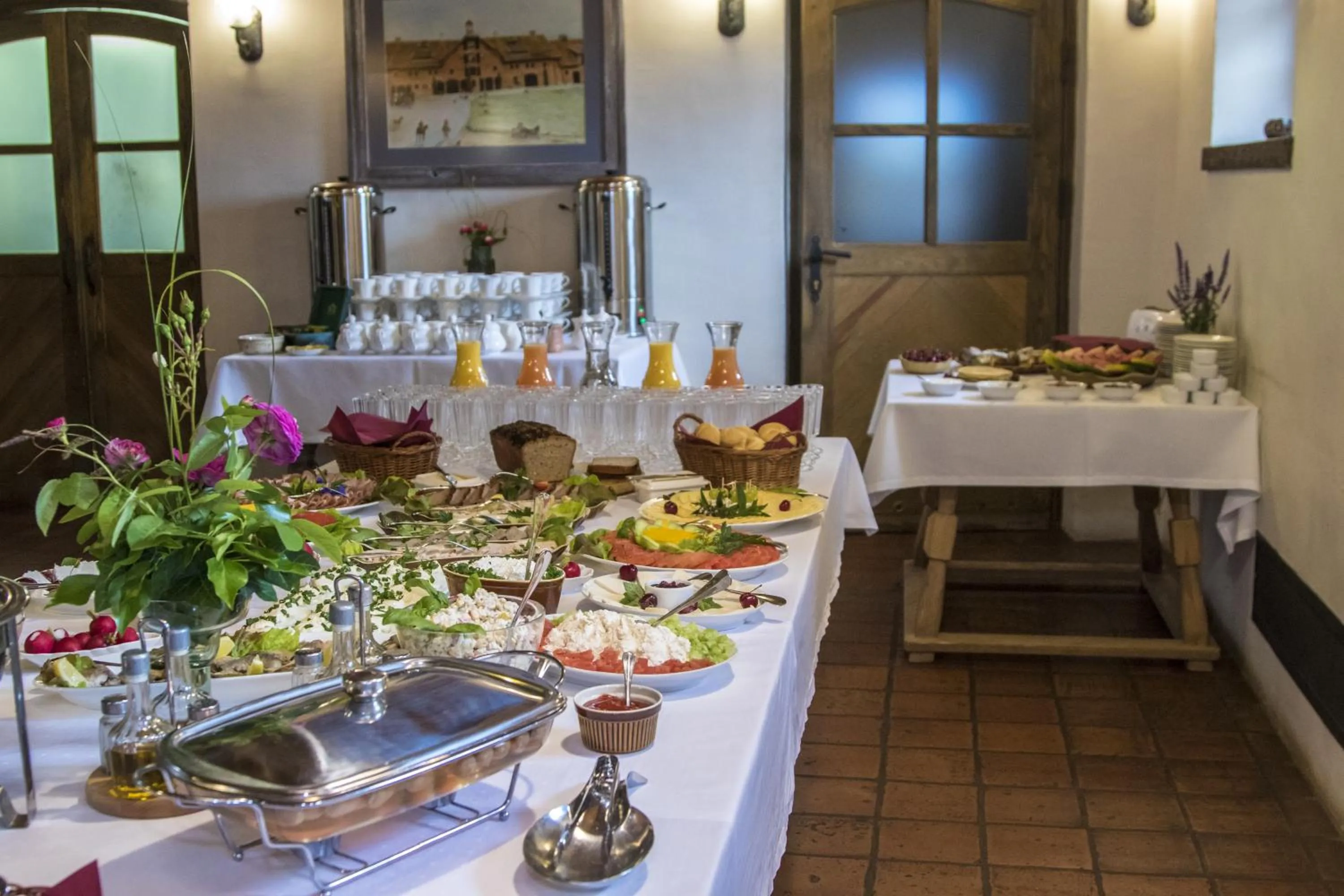 Buffet breakfast in Pałac Galiny