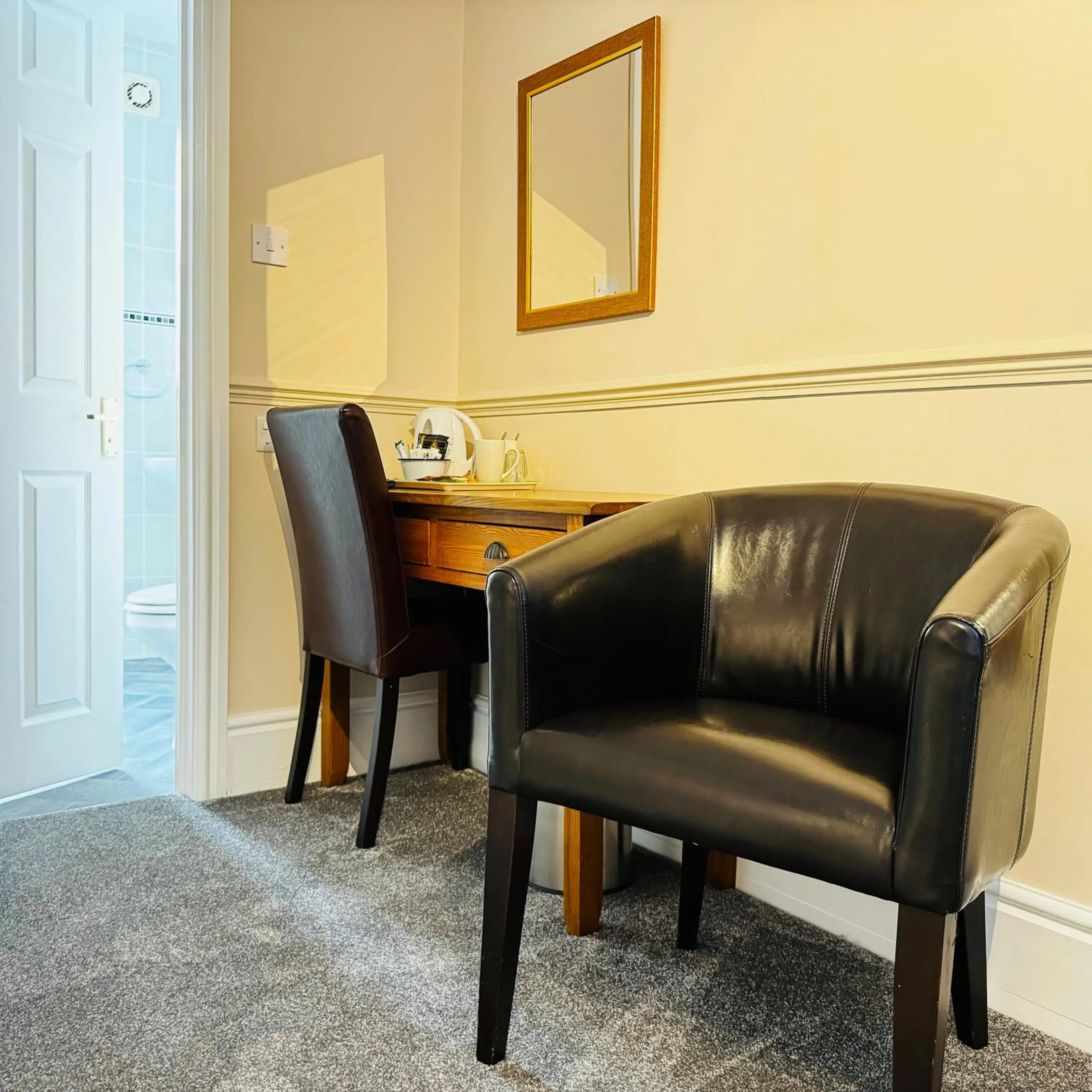 Twin Room in Fairlawns Guest House