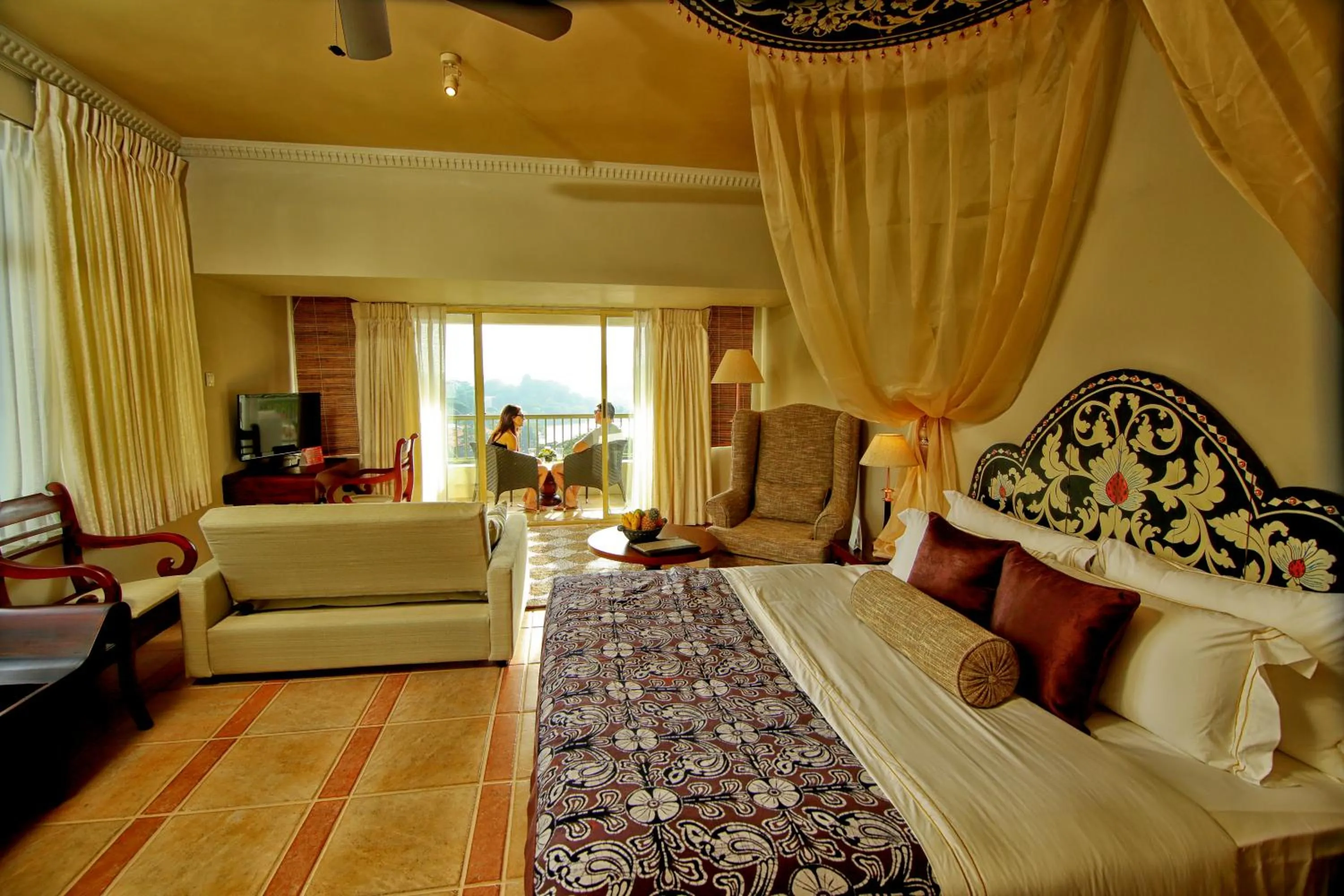 Photo of the whole room, Bed in Thilanka Hotel