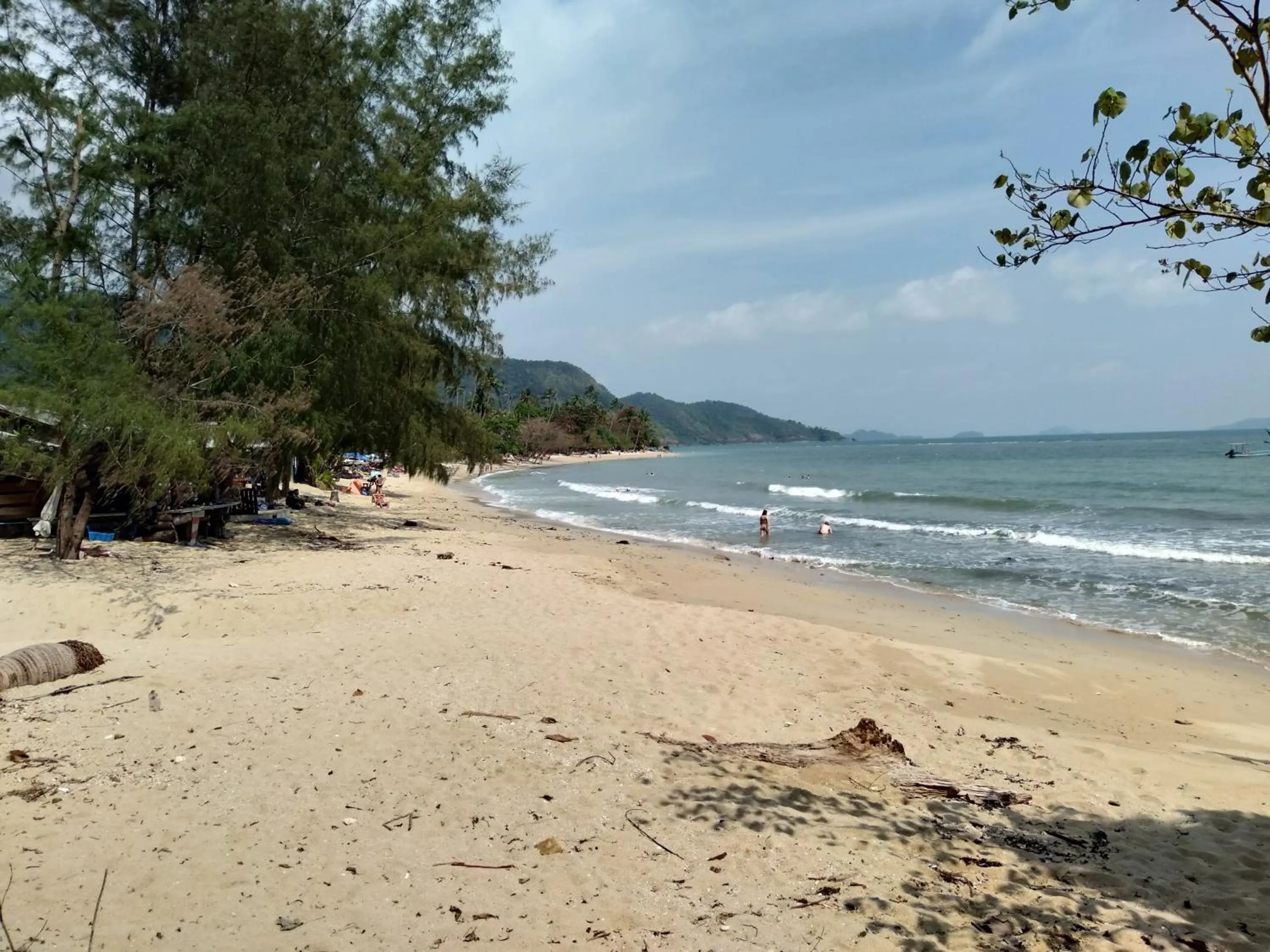 Beach in Lakchai Resort