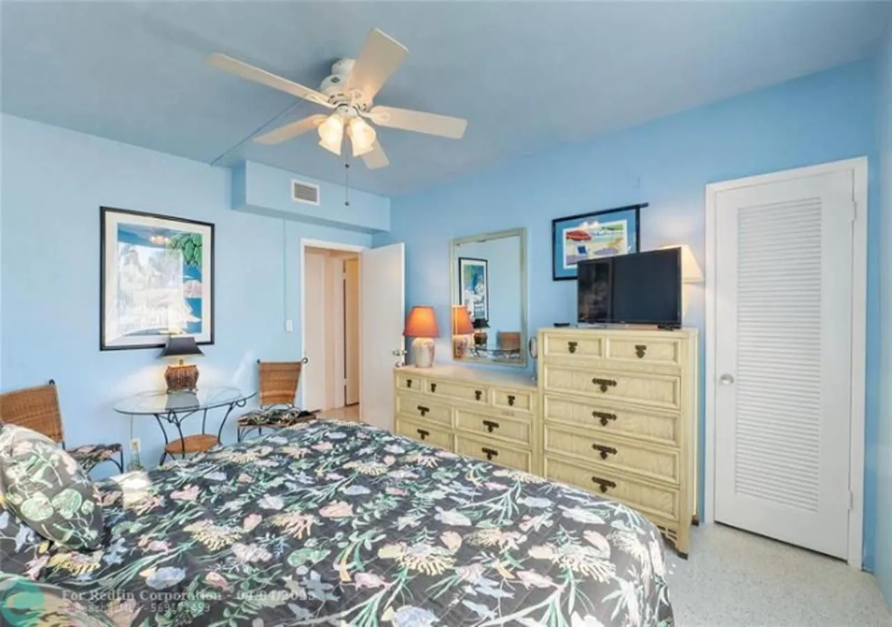 Bed in Holiday Isle Yacht Club