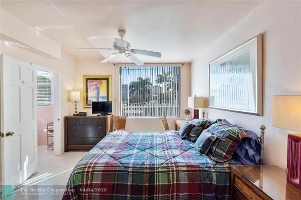 Bed in Holiday Isle Yacht Club