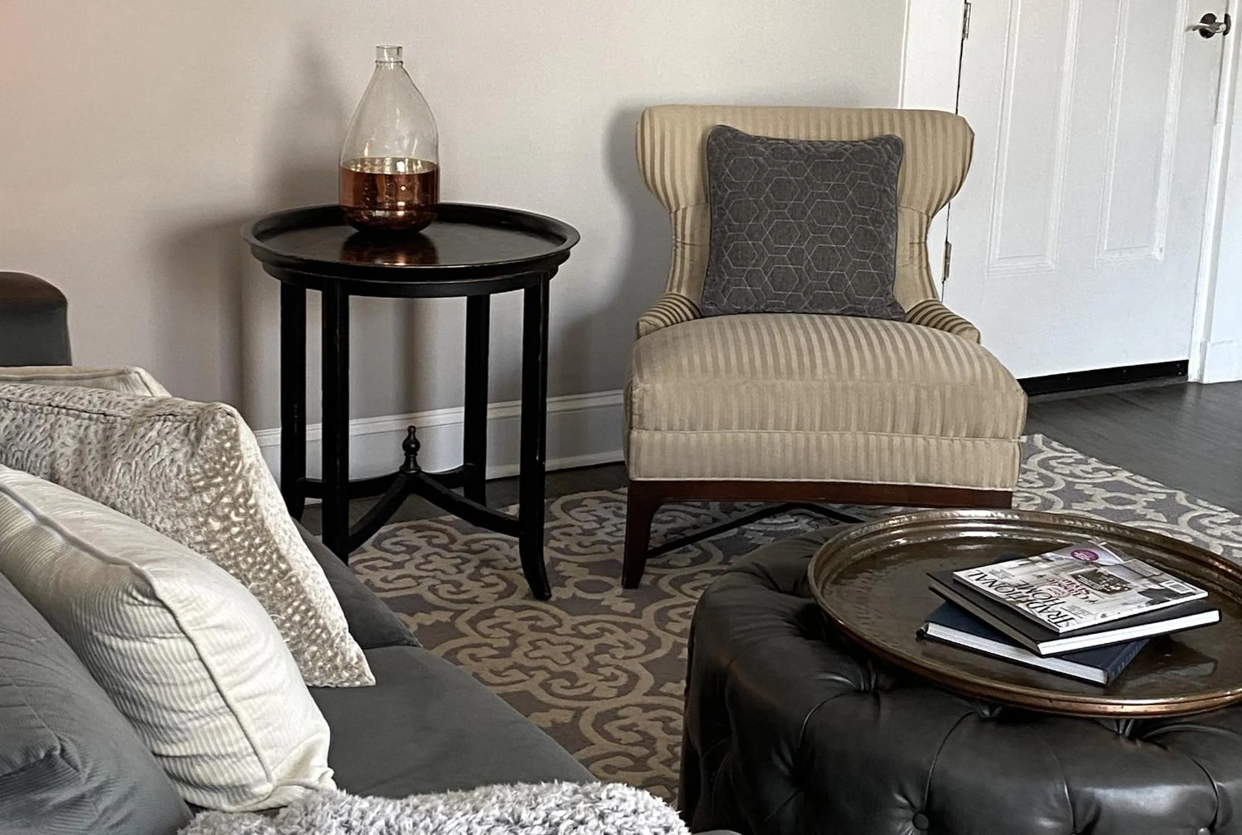 Seating area in Hotel Laurance