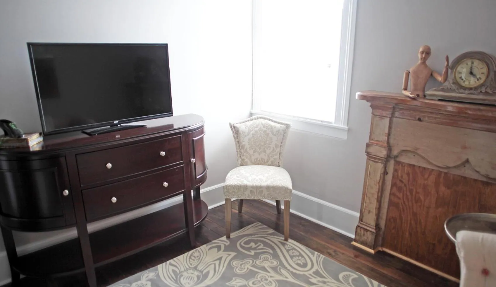 TV and multimedia in Hotel Laurance