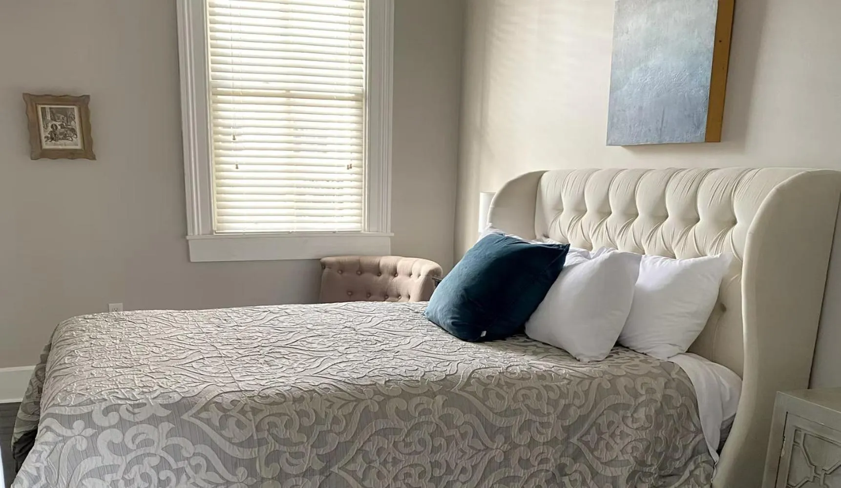 Bed in Hotel Laurance