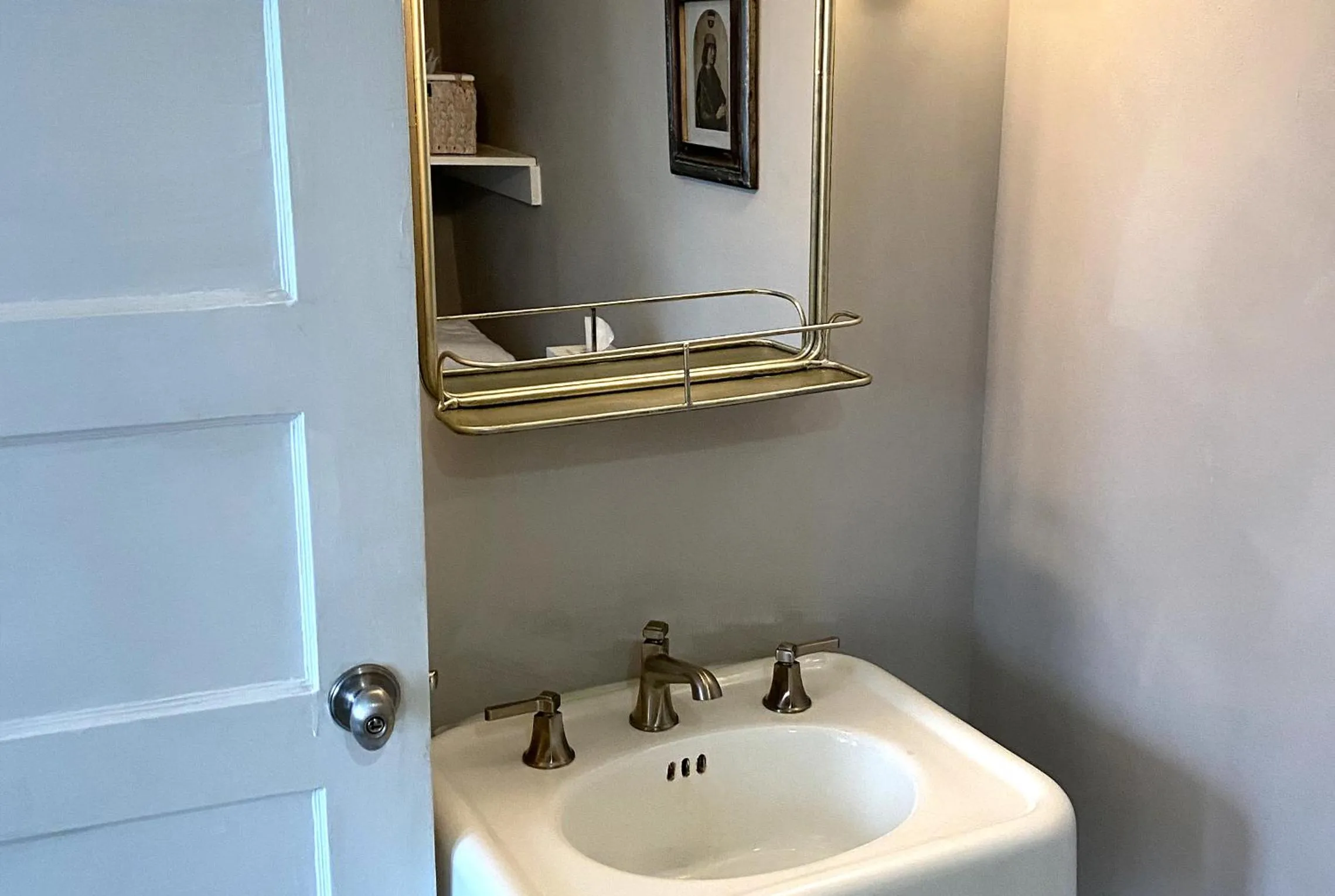 Bathroom in Hotel Laurance