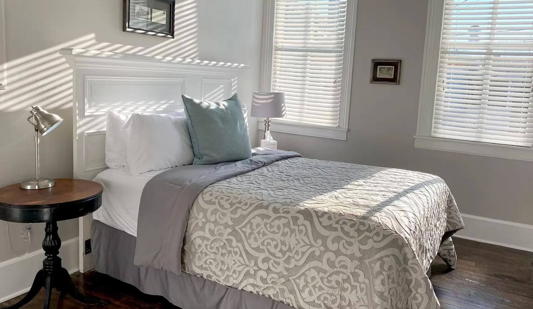 Bed in Hotel Laurance