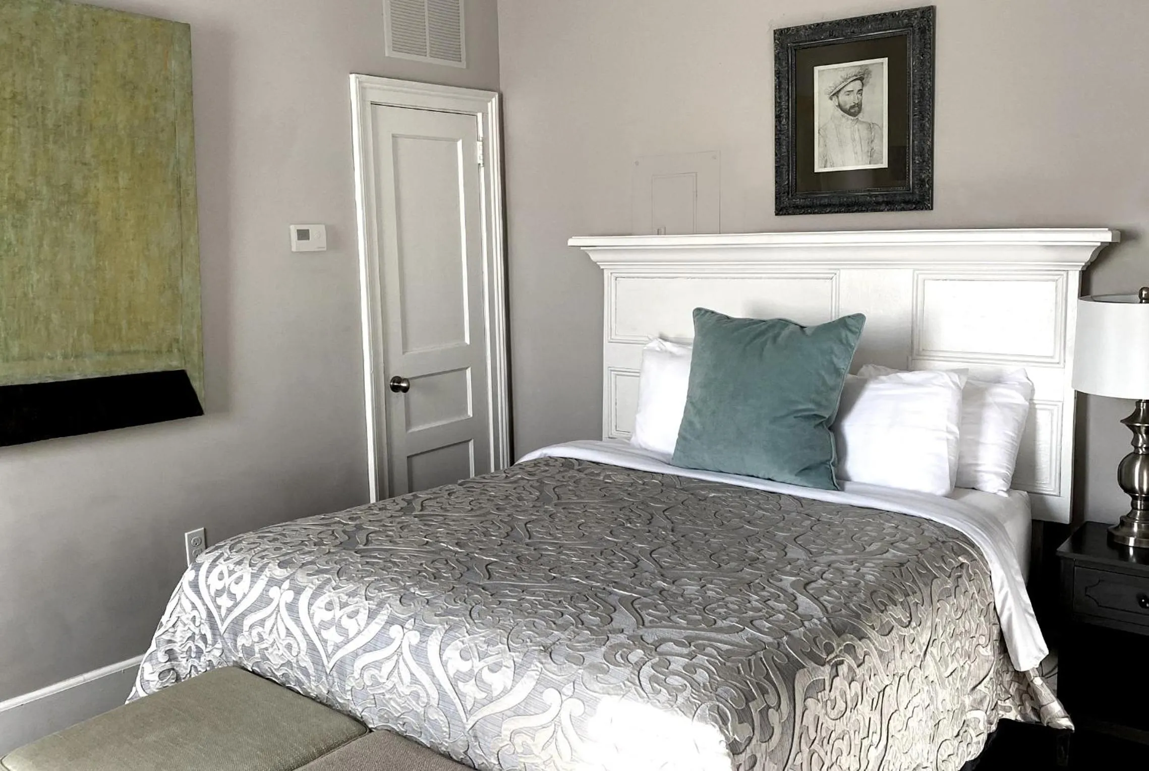 Bed in Hotel Laurance