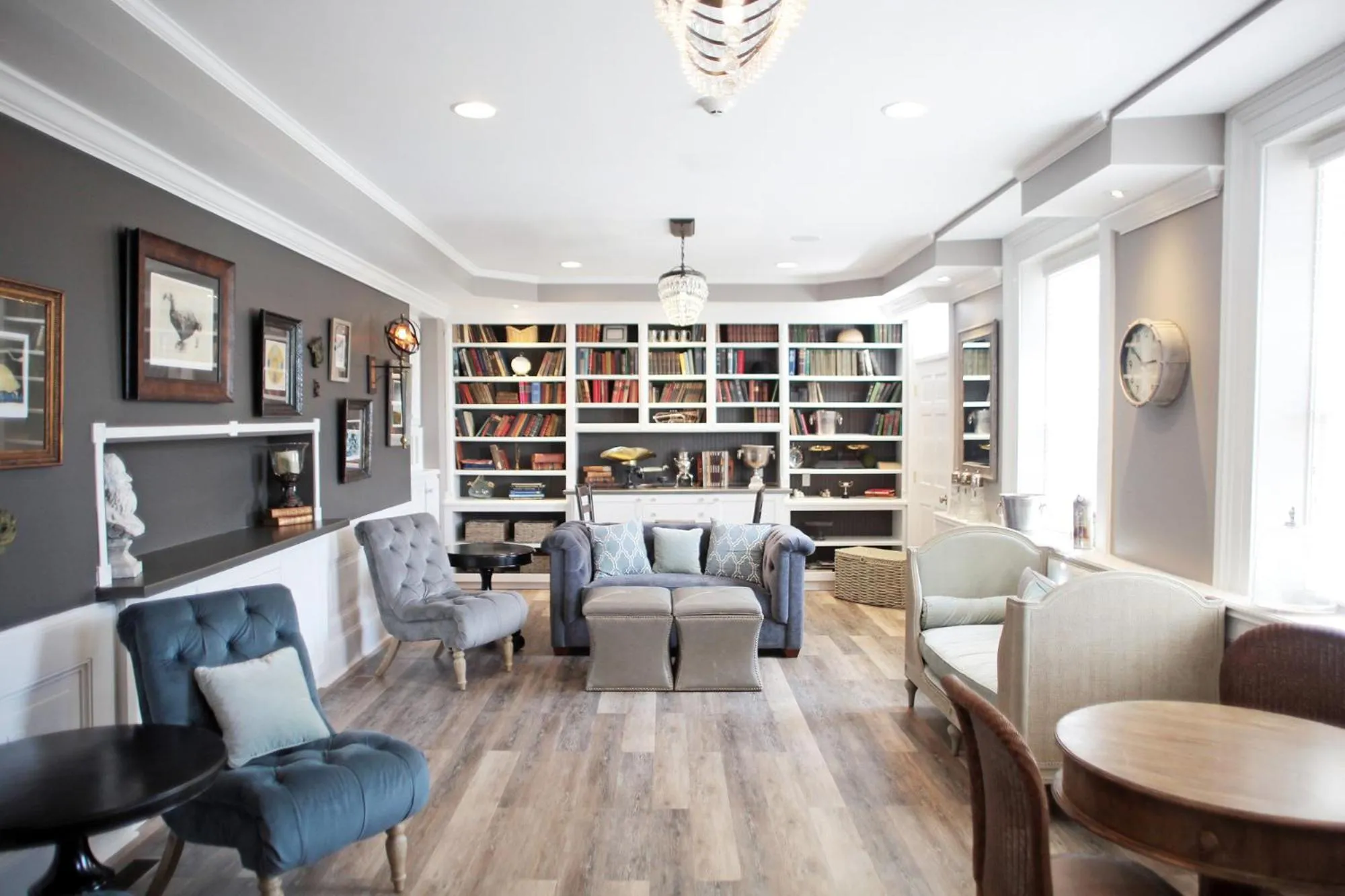 Communal lounge/ TV room in Hotel Laurance