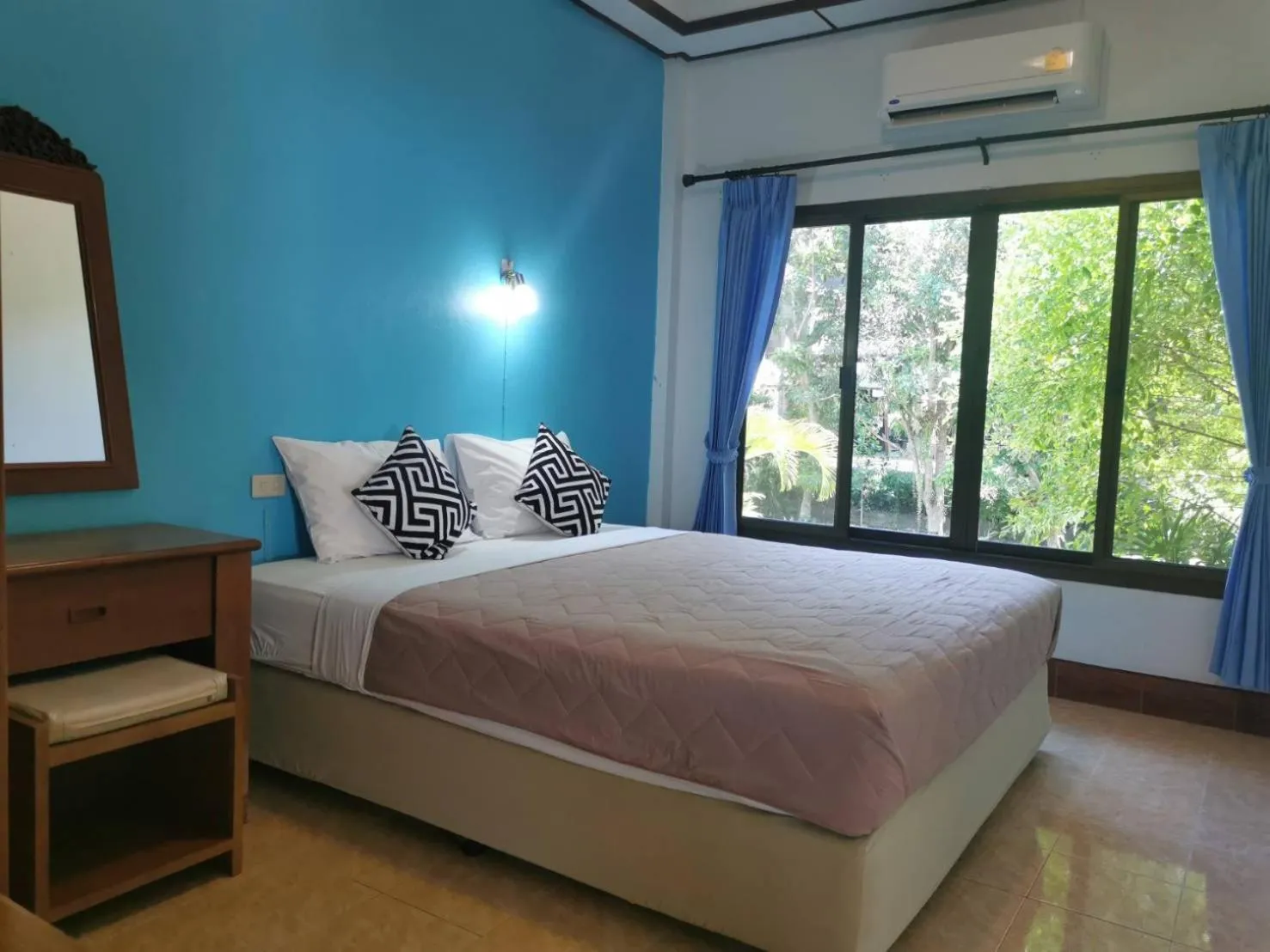 Bedroom, Bed in Phalarn Inn Resort