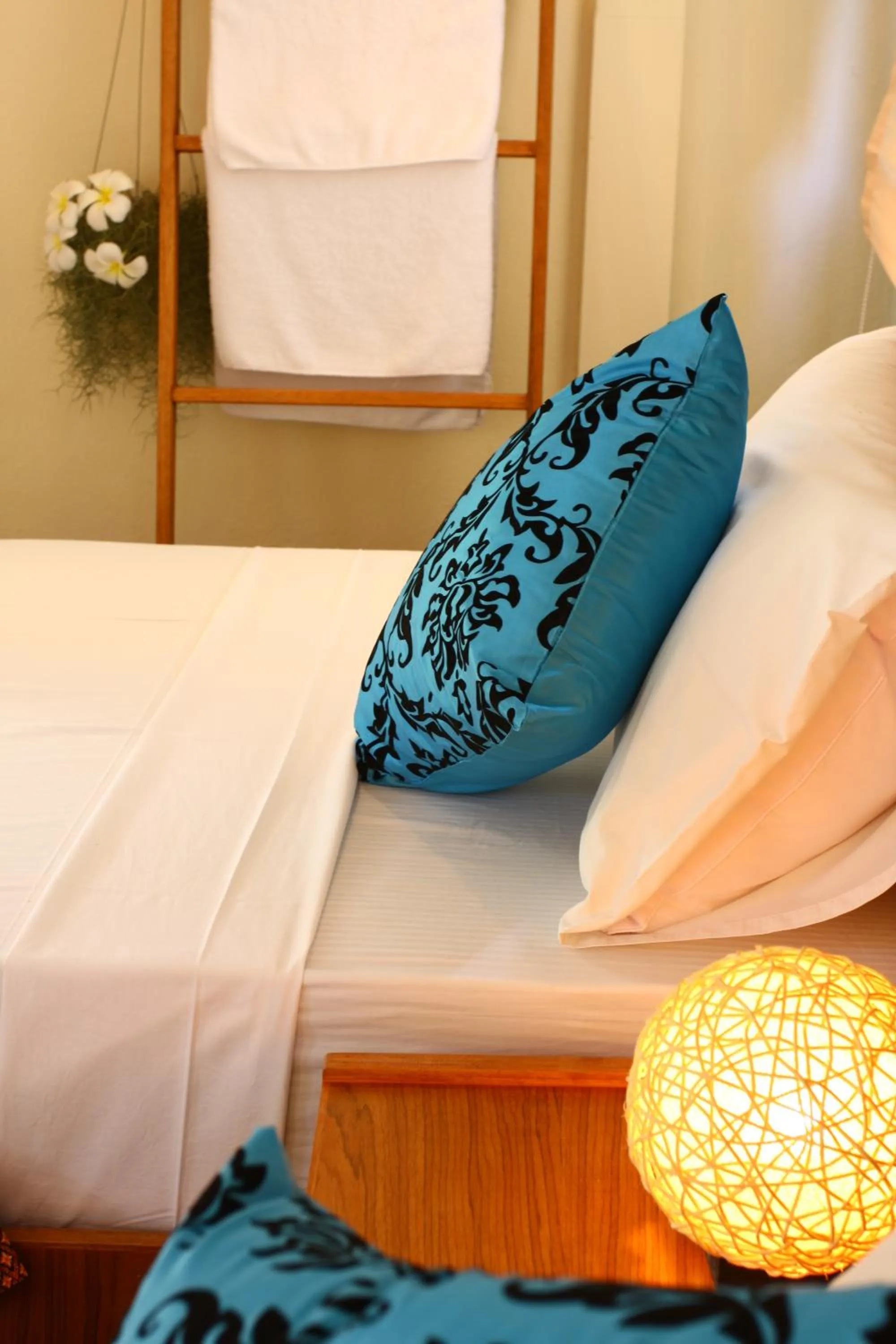 Bedroom, Bed in Phalarn Inn Resort