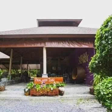 Restaurant/places to eat in Phalarn Inn Resort