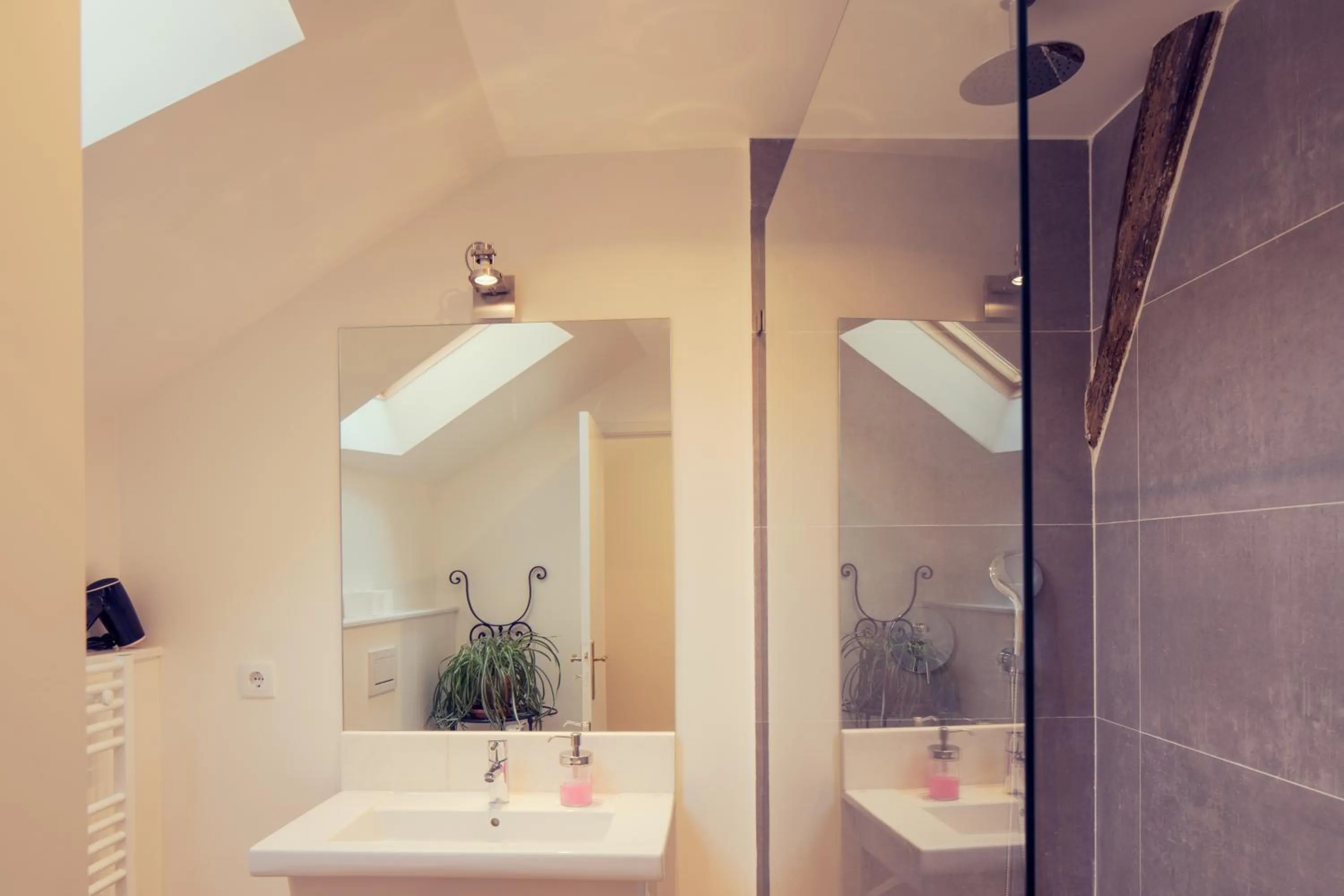 Bathroom in Lisbon Calling Rooms & Studio