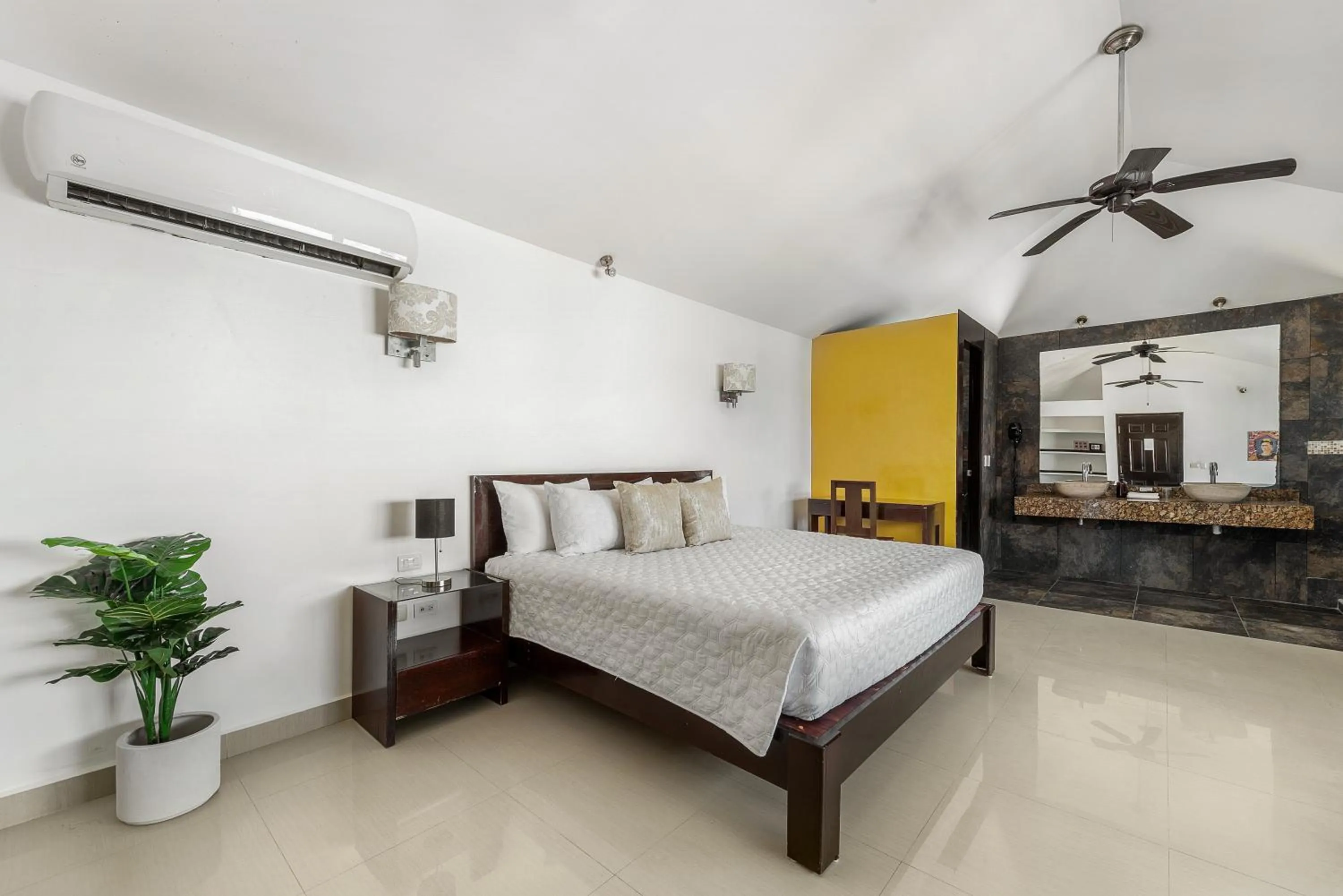 Bed in Illusion Boutique "Near Beach"