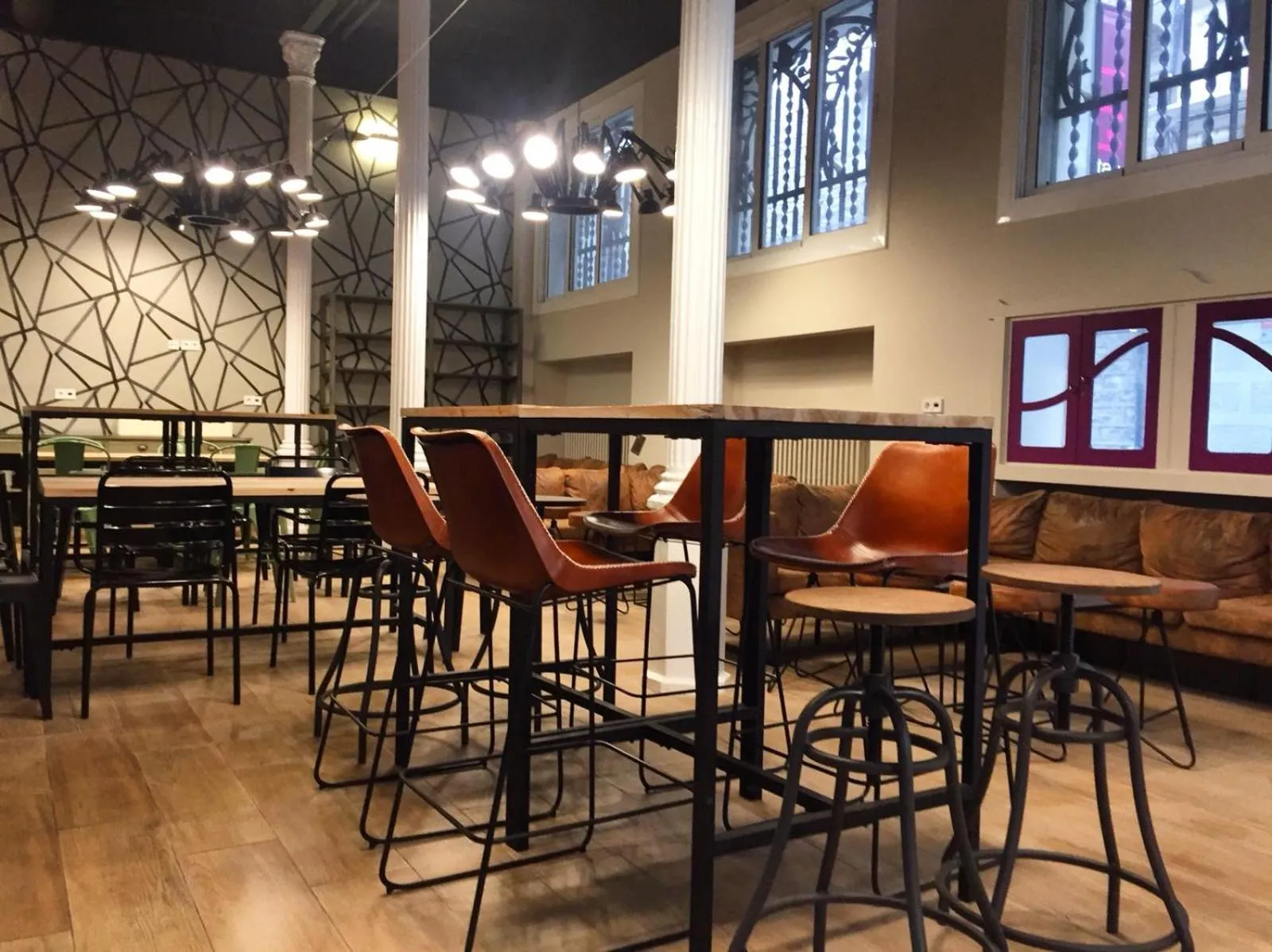 Lounge or bar in Safestay Barcelona Gothic