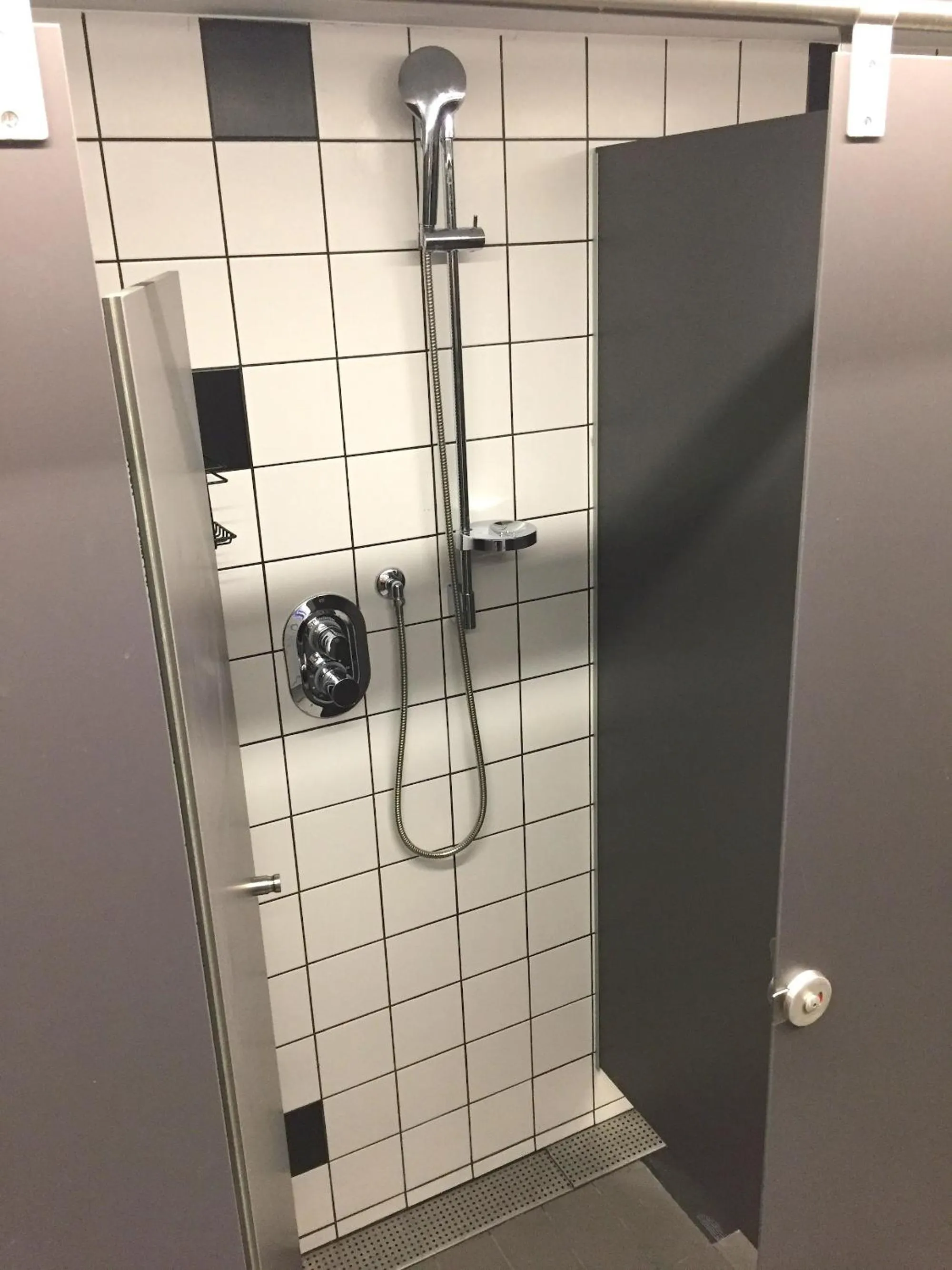 Bathroom in Safestay Barcelona Gothic