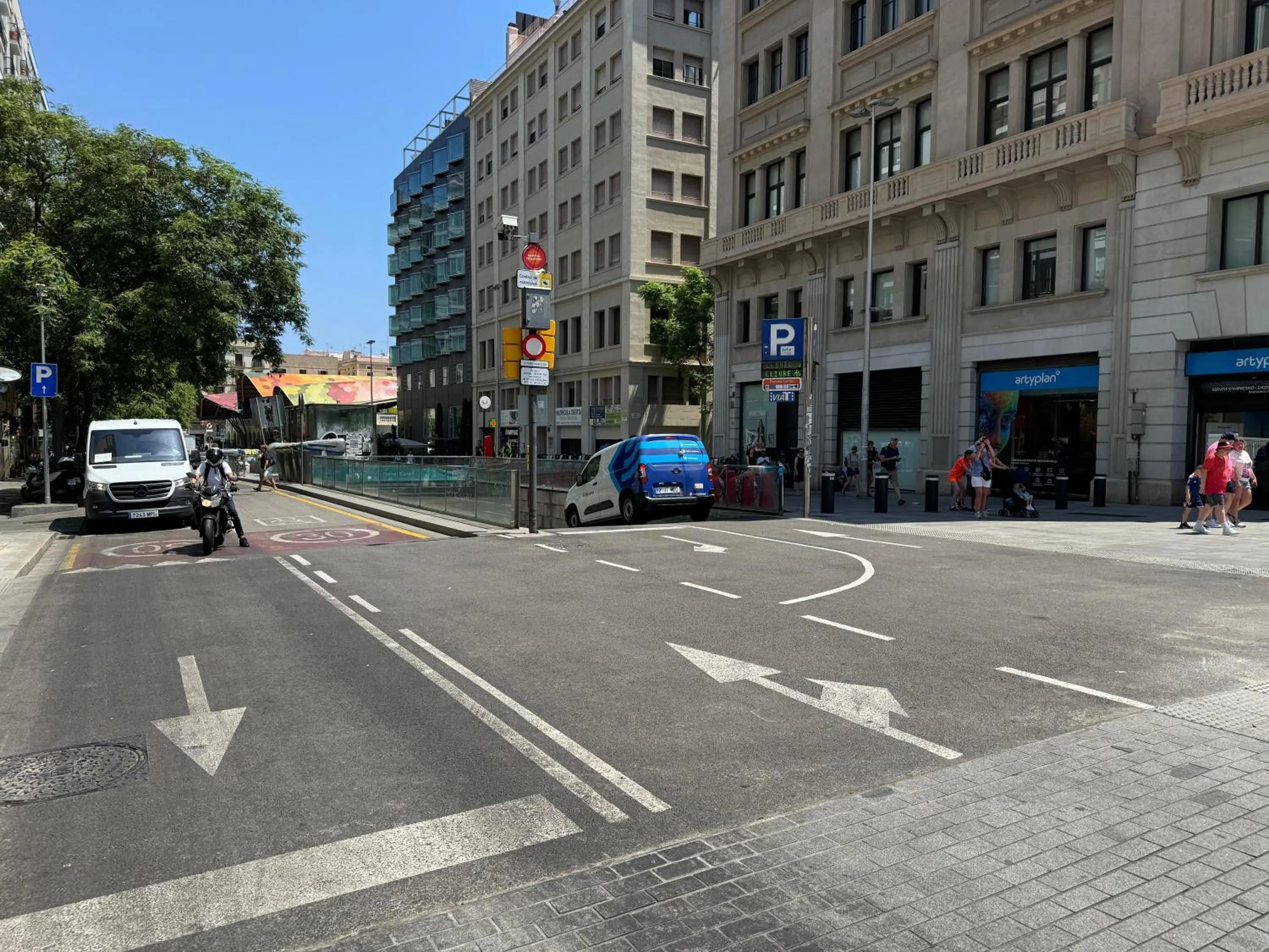 Parking in Safestay Barcelona Gothic