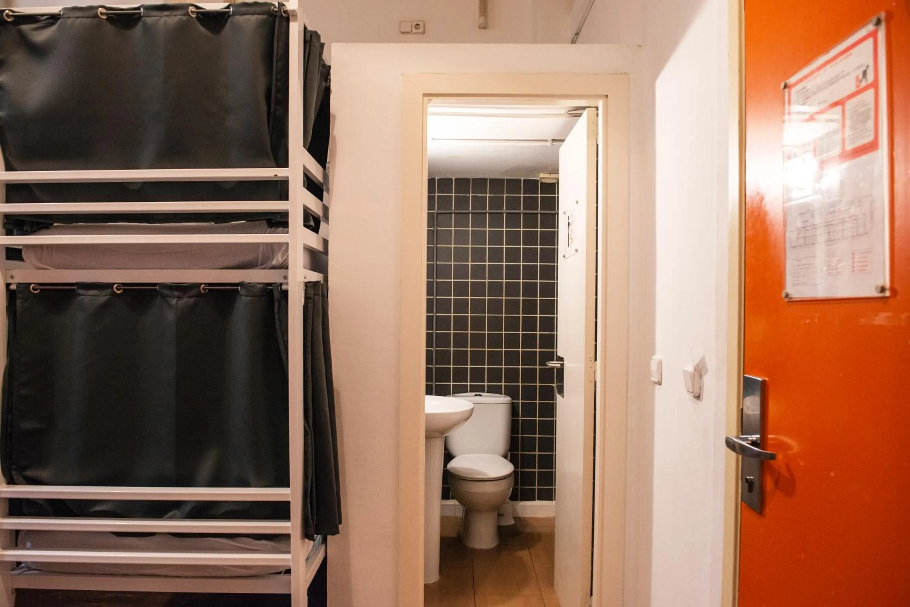 Bathroom in Safestay Barcelona Gothic