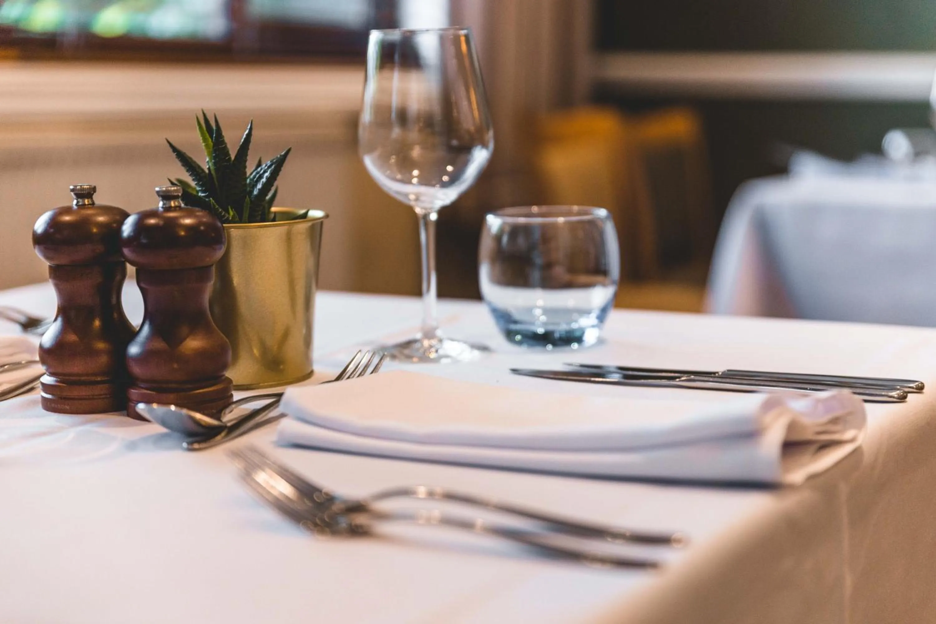 Restaurant/places to eat in Wycliffe Hotel
