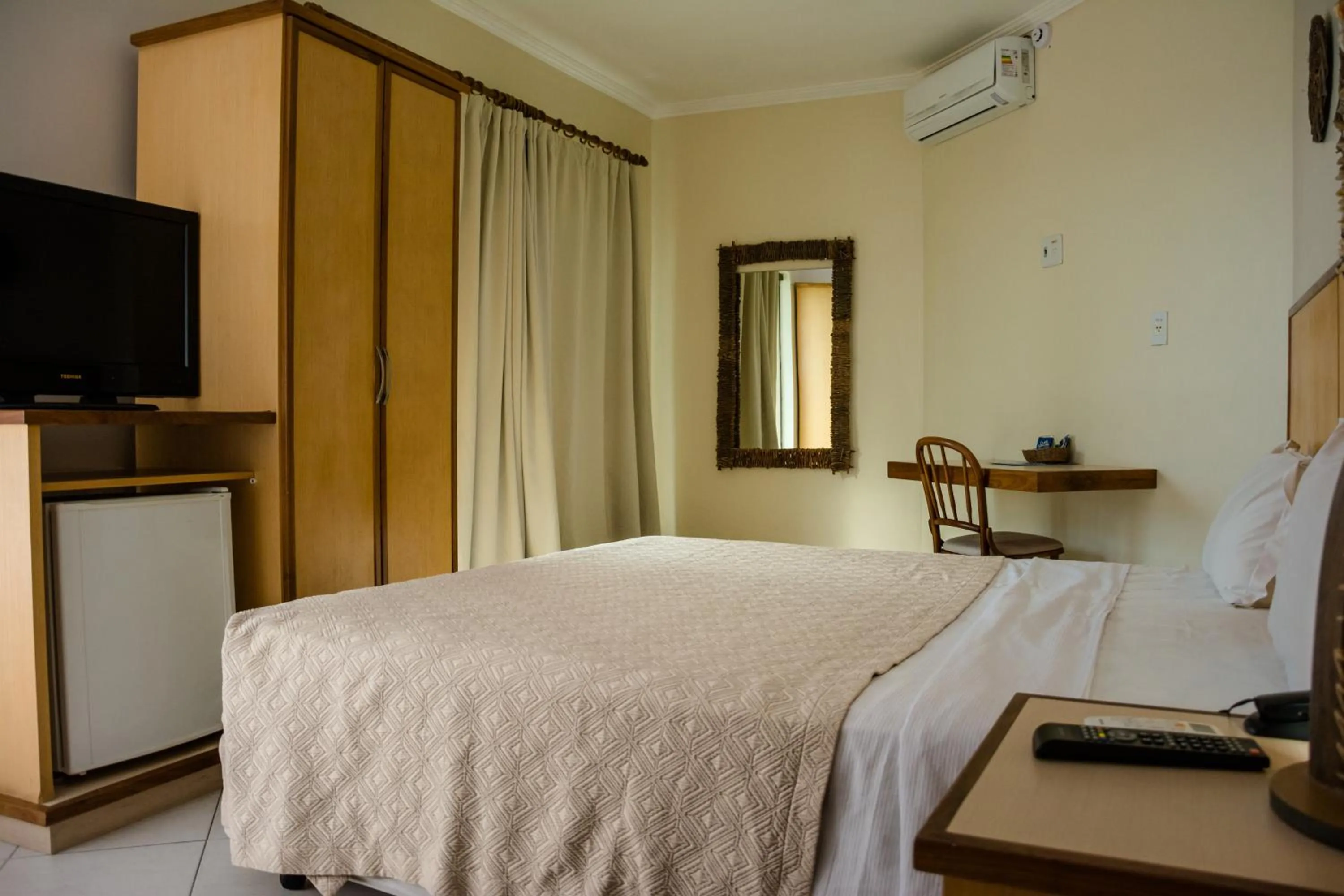 Photo of the whole room, Bed in Via Mar Praia Hotel