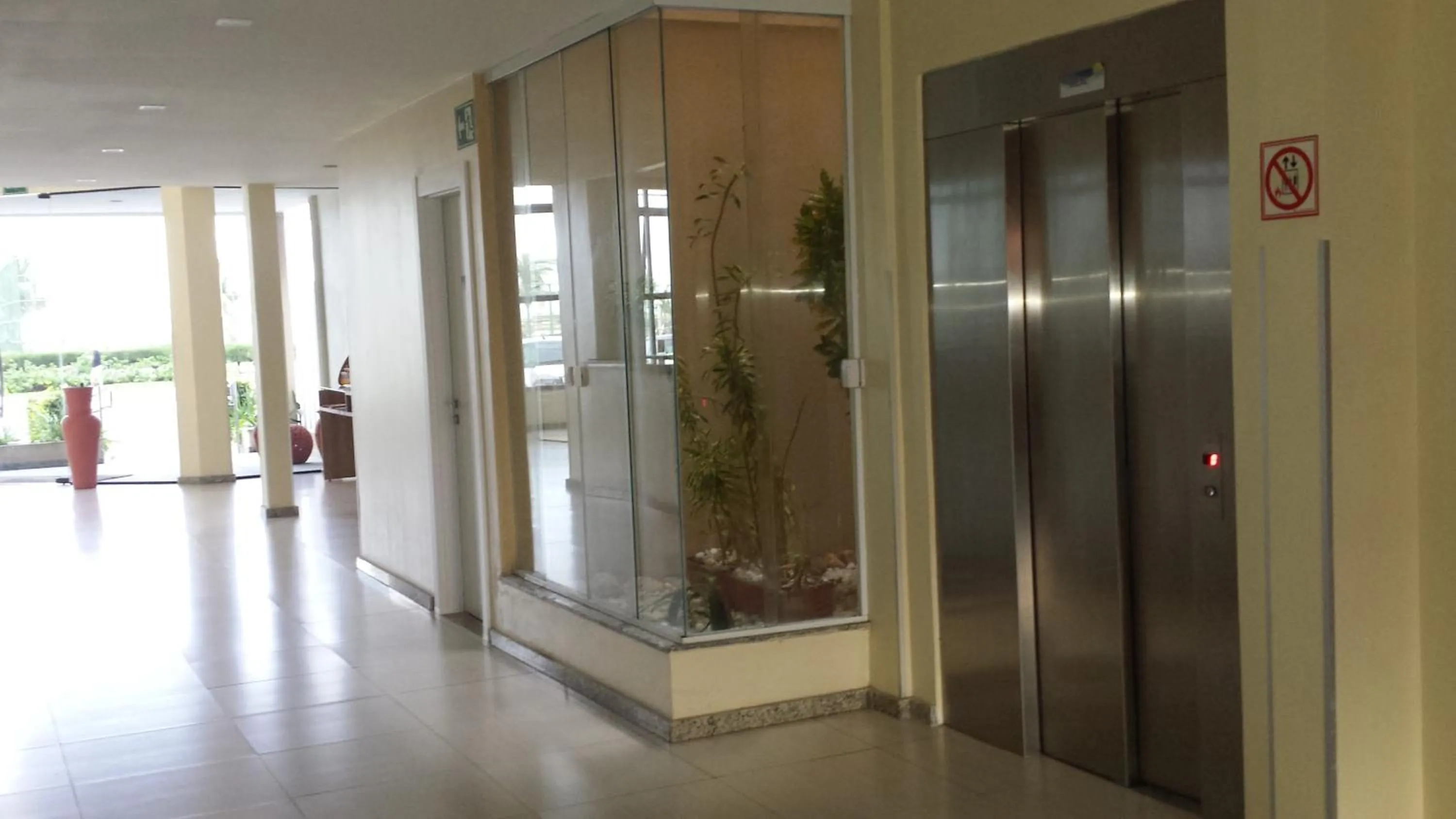 Property building in Via Mar Praia Hotel