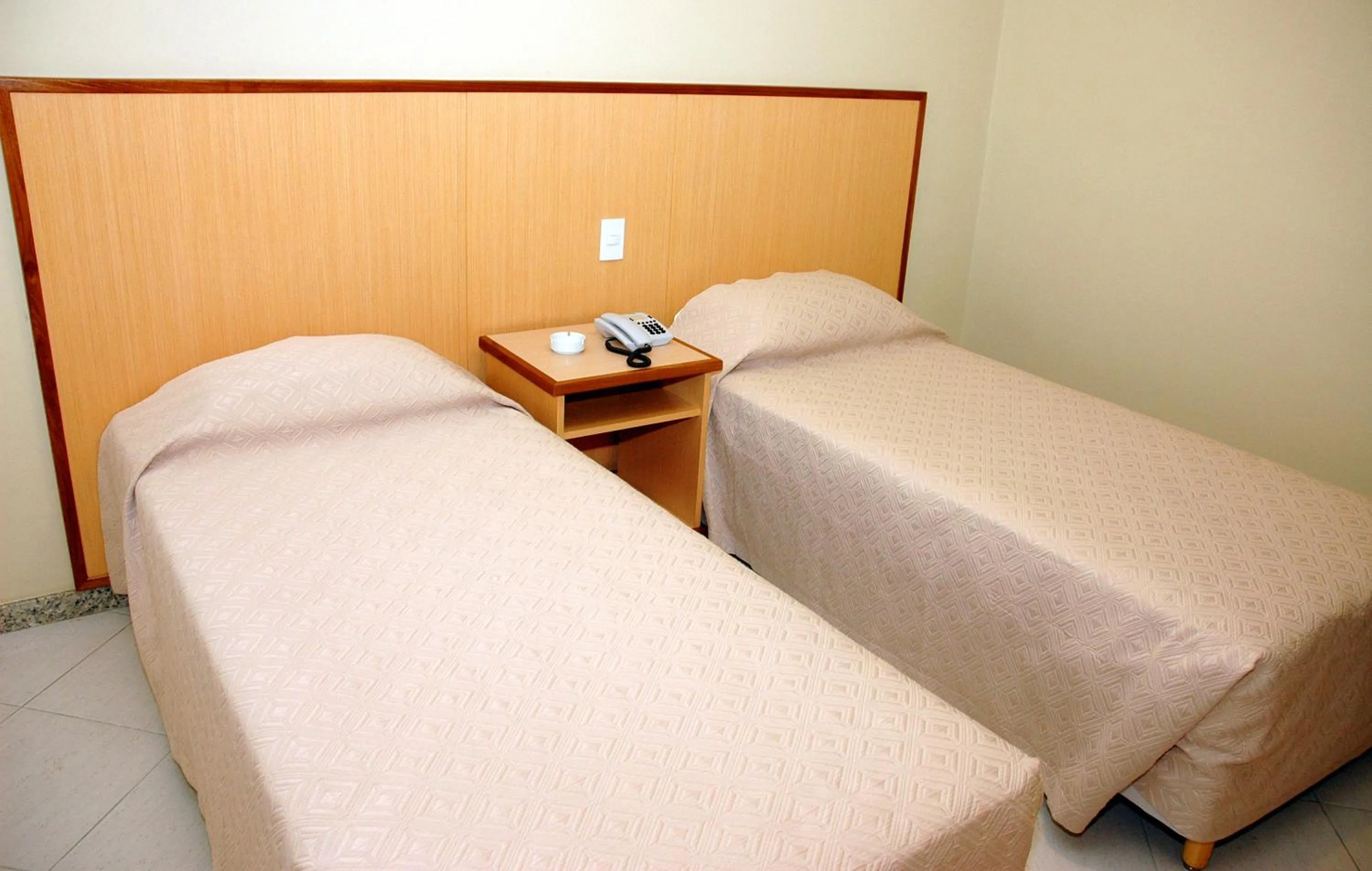 Photo of the whole room, Bed in Via Mar Praia Hotel