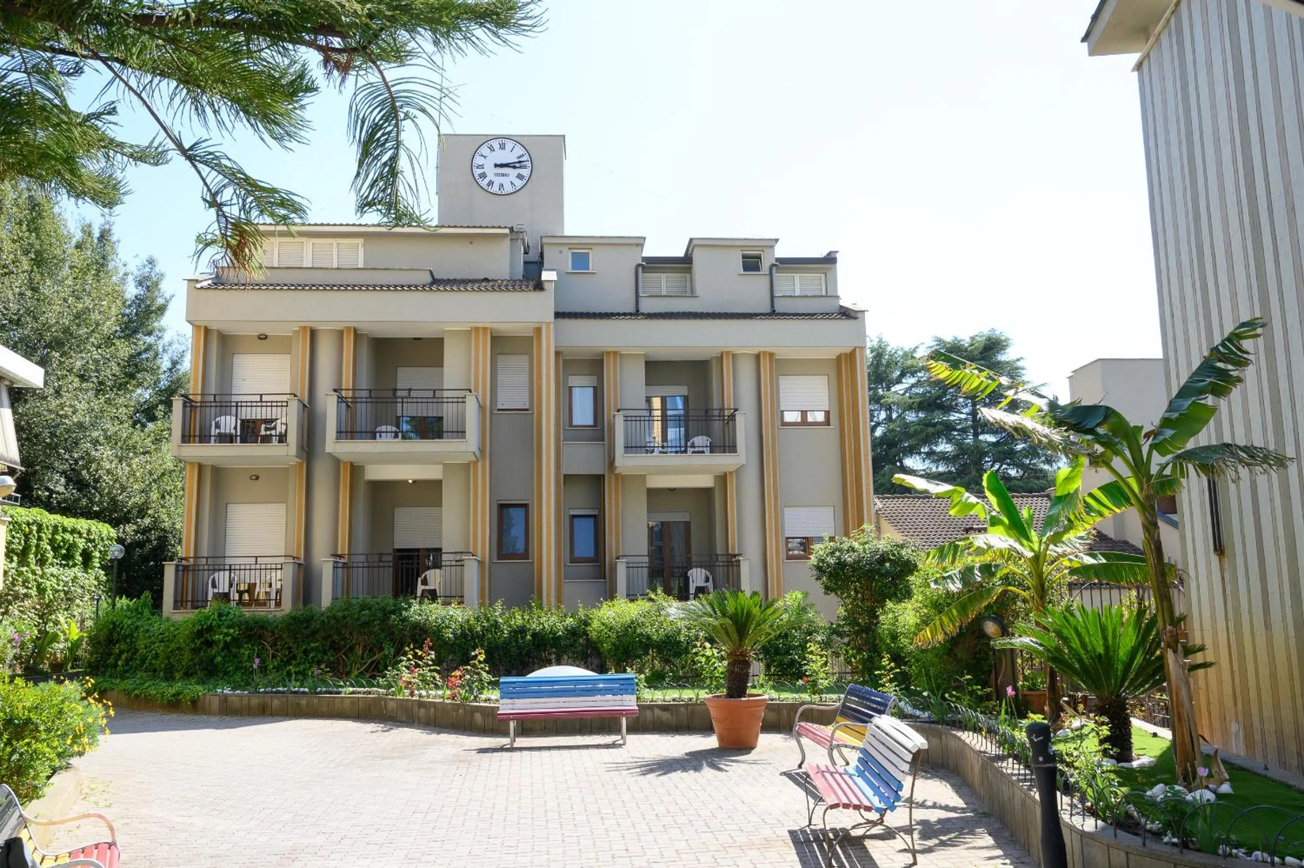 Property building in Hotel Casa Tra Noi