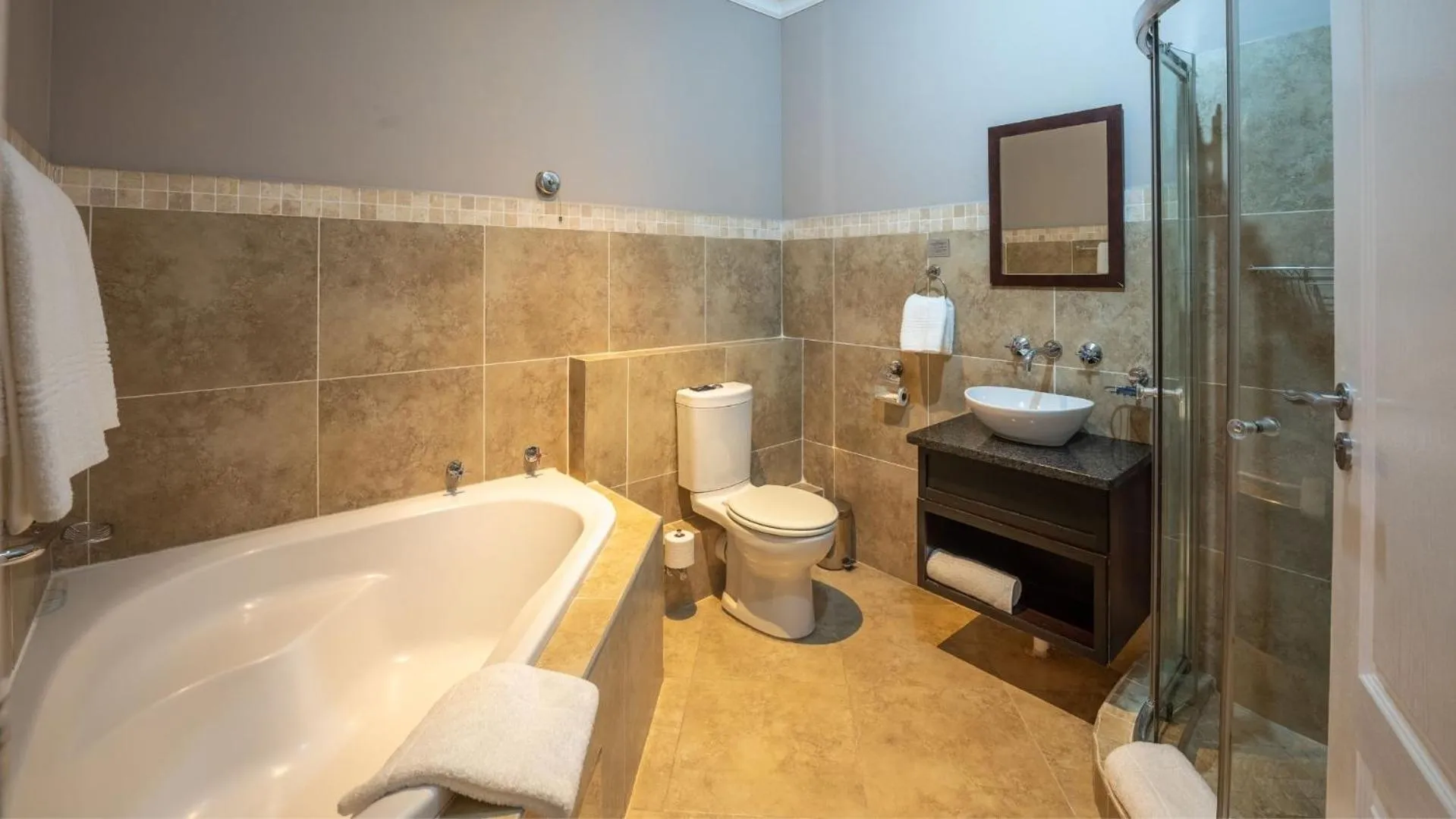 Shower in ANEW Hotel Highveld Emalahleni