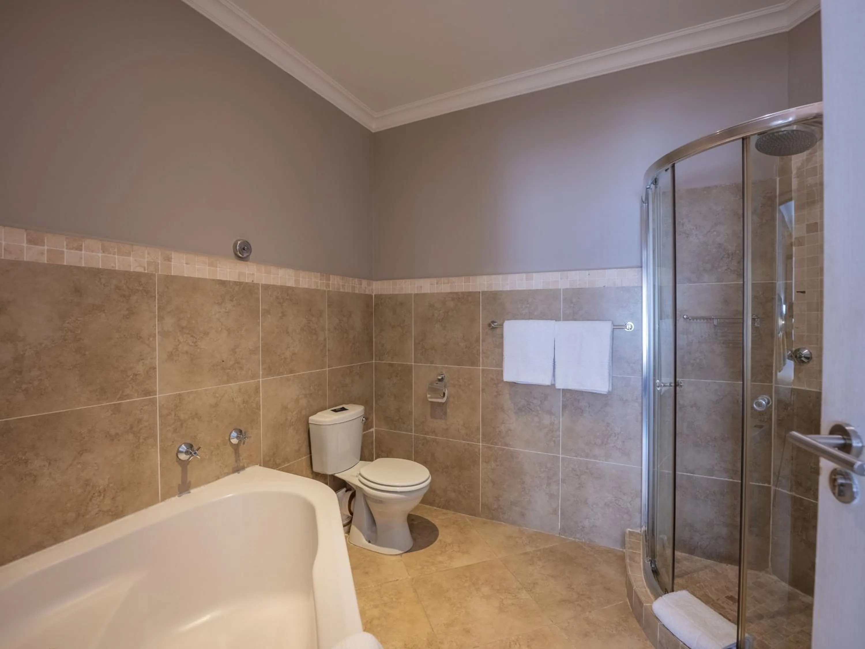 Shower in ANEW Hotel Highveld Emalahleni