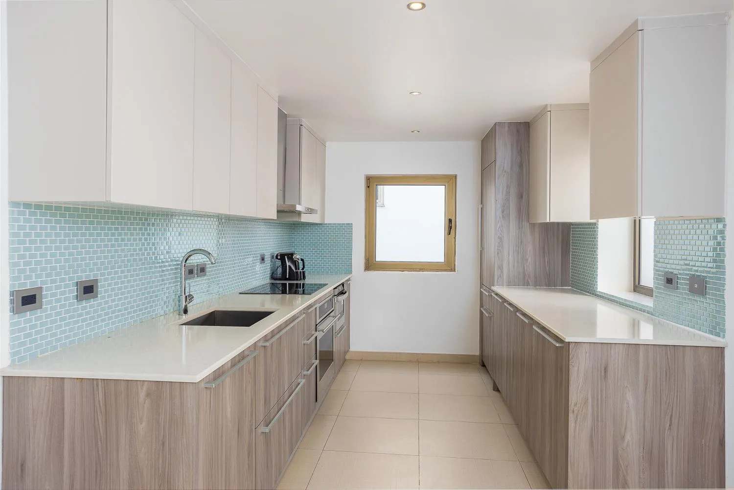 Kitchen or kitchenette in Hodges Bay Resort & Spa, an HQ Luxury Resort & Residences