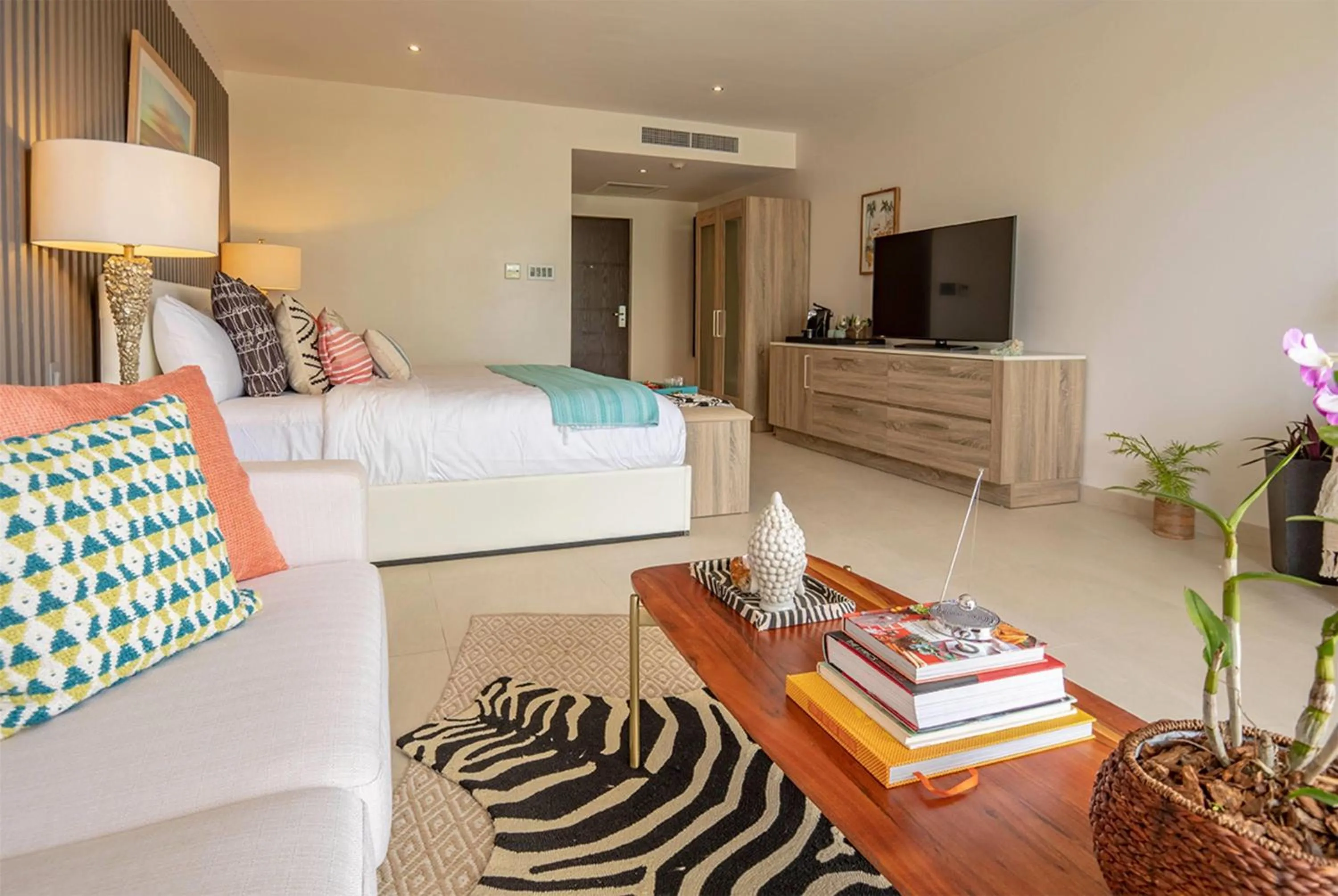 Photo of the whole room, Bed in Hodges Bay Resort & Spa, an HQ Luxury Resort & Residences