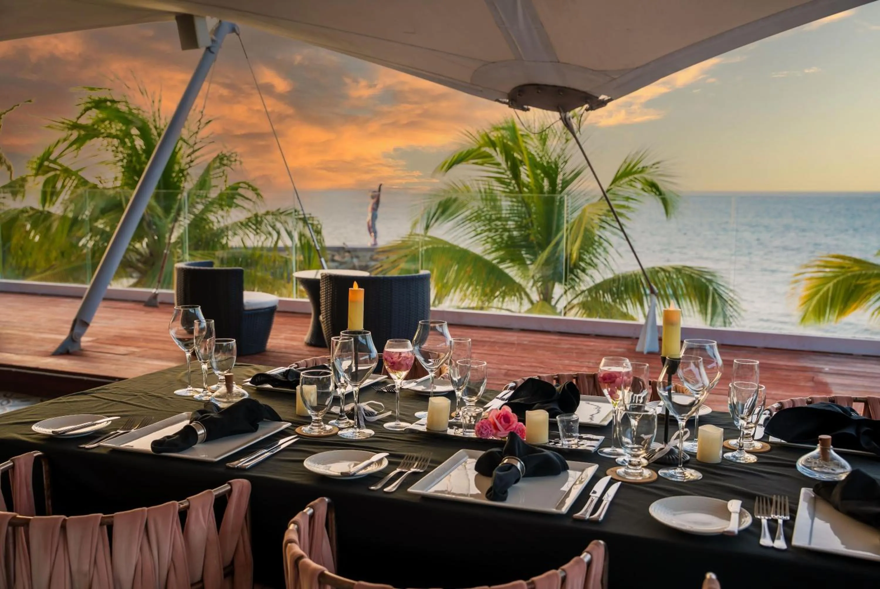 Restaurant/places to eat in Hodges Bay Resort & Spa, an HQ Luxury Resort & Residences