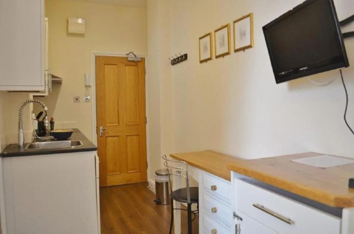 Kitchen or kitchenette in Noa Residence