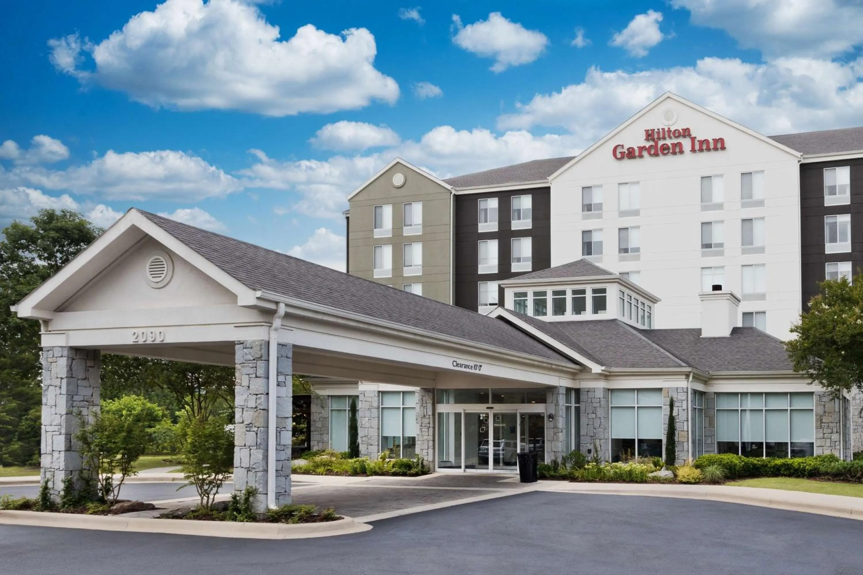 Property building in Hilton Garden Inn Birmingham SE/Liberty Park