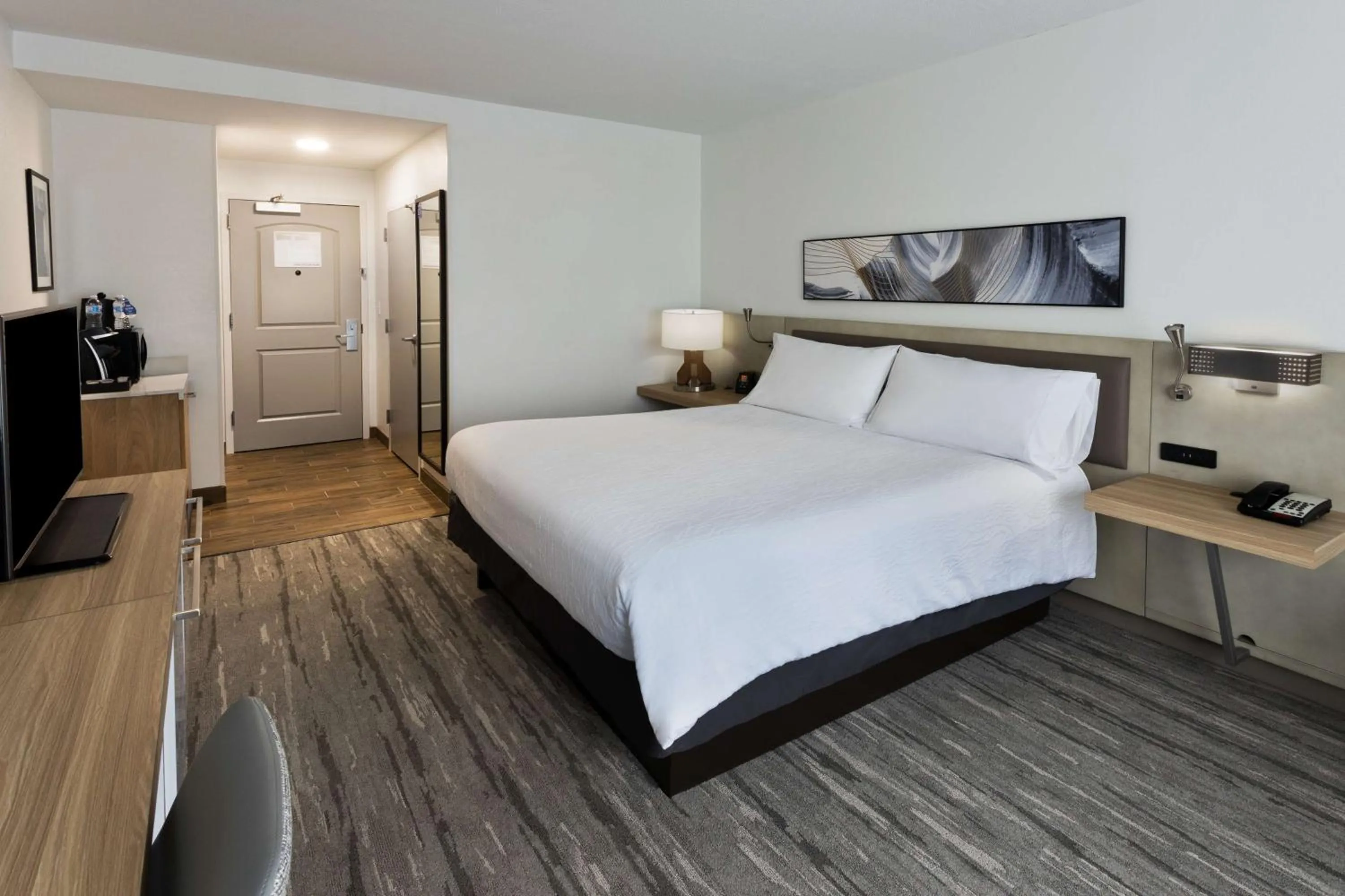 Photo of the whole room, Bed in Hilton Garden Inn Birmingham SE/Liberty Park