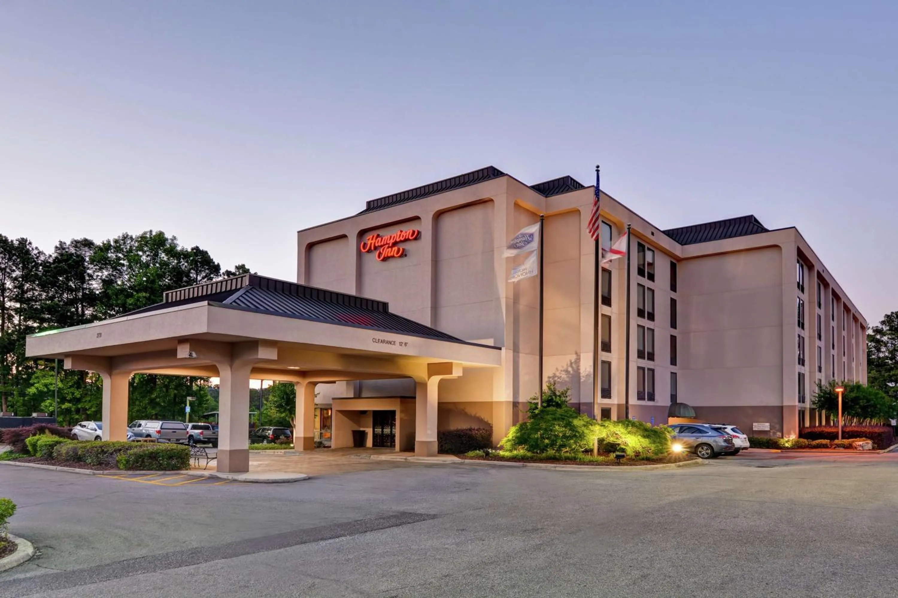 Property building in Hampton Inn Birmingham/Mountain Brook