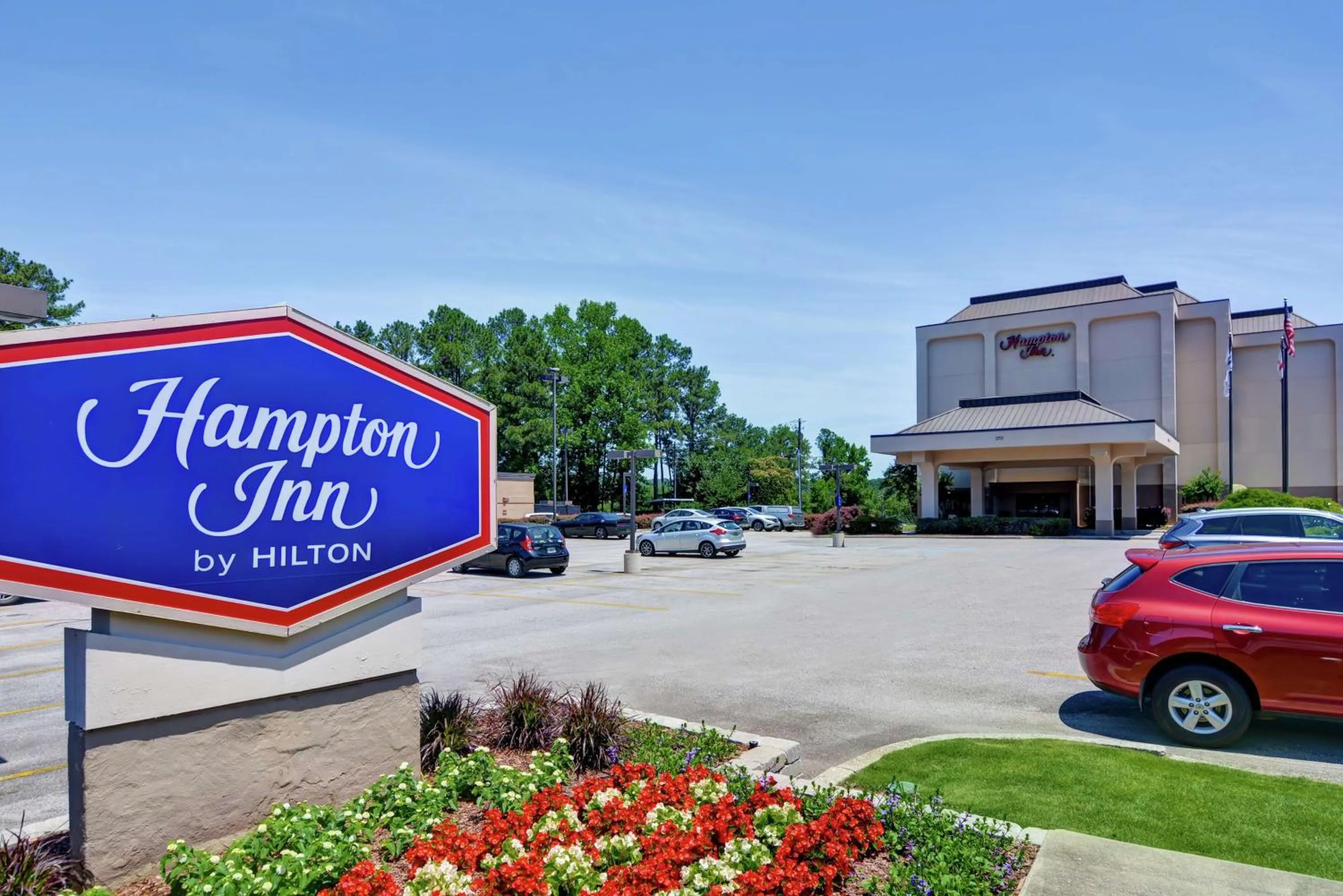 Property building in Hampton Inn Birmingham/Mountain Brook