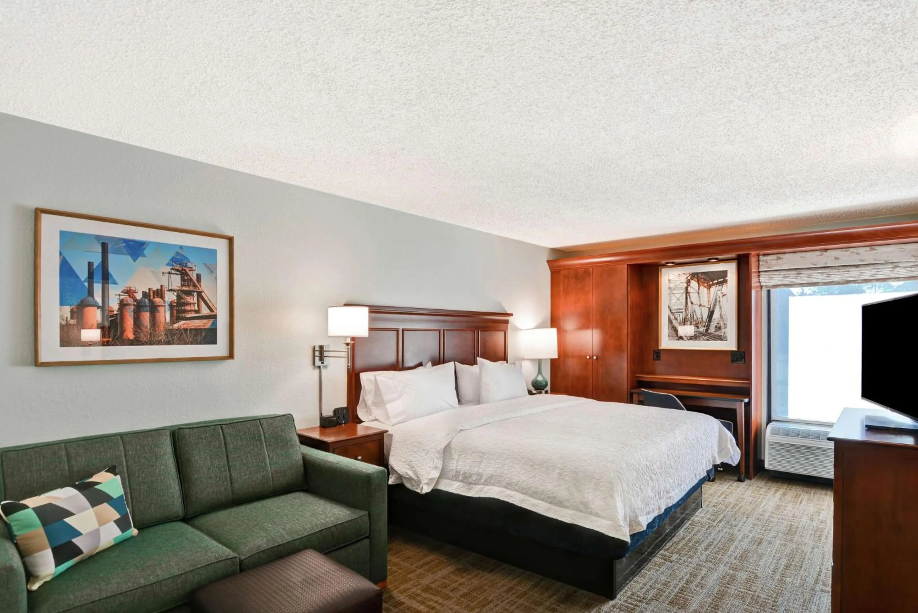 Bedroom, Bed in Hampton Inn Birmingham/Mountain Brook